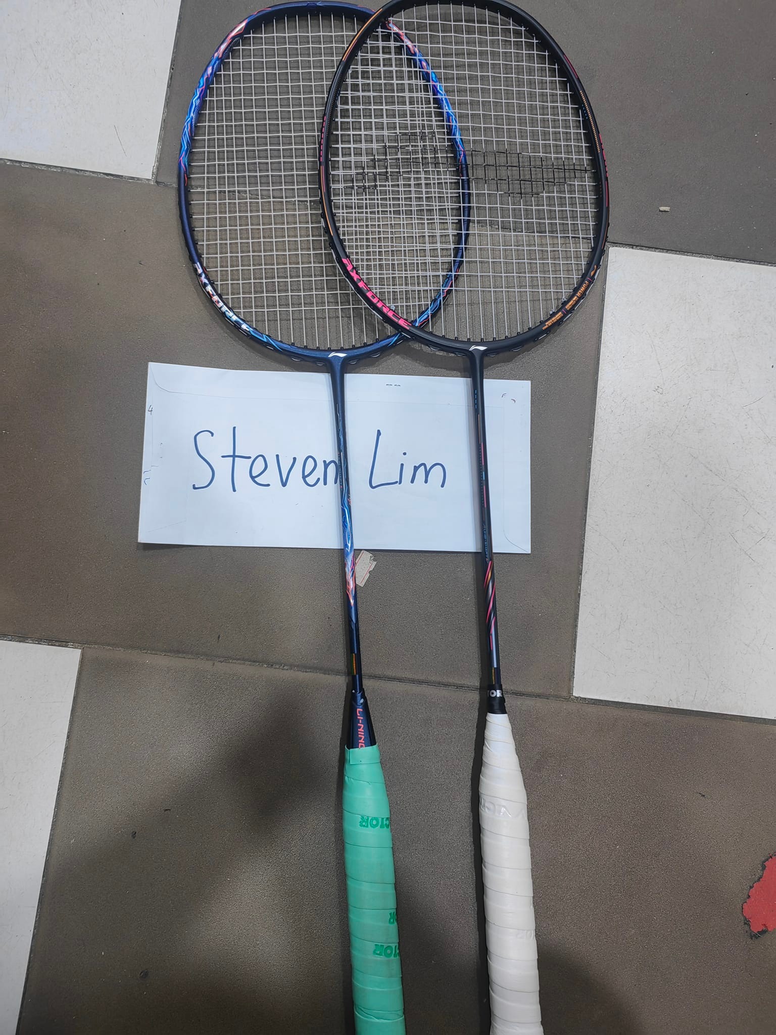 LI-NING AXFORCE80 4UG5バドミントンラケット