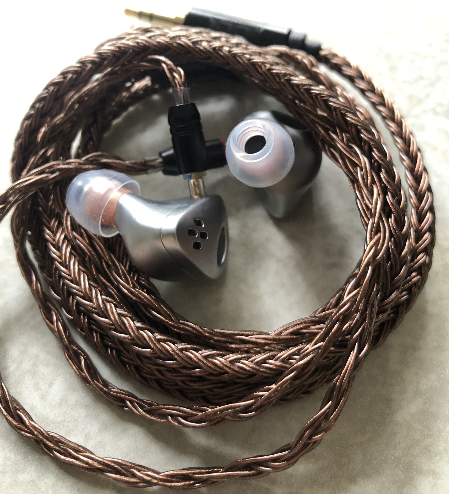 KZ ZVX earphones review with improved XUN driver