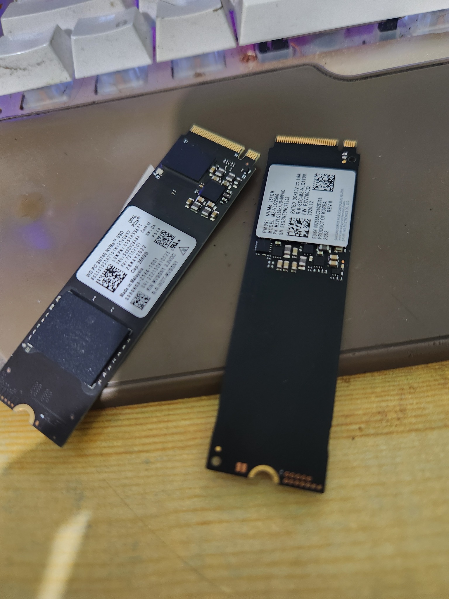 Second-hand computer parts for sale