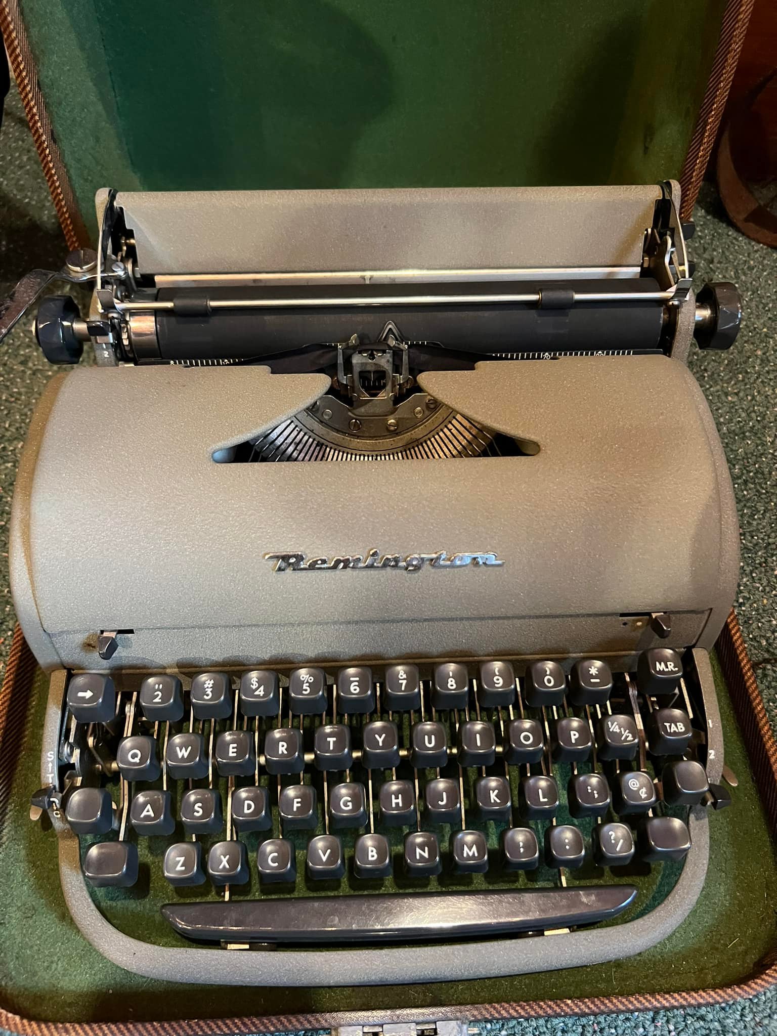 Remington タイプライター QUIET-RITER ジャンク Remington Quiet Riter typewriter found at junk store