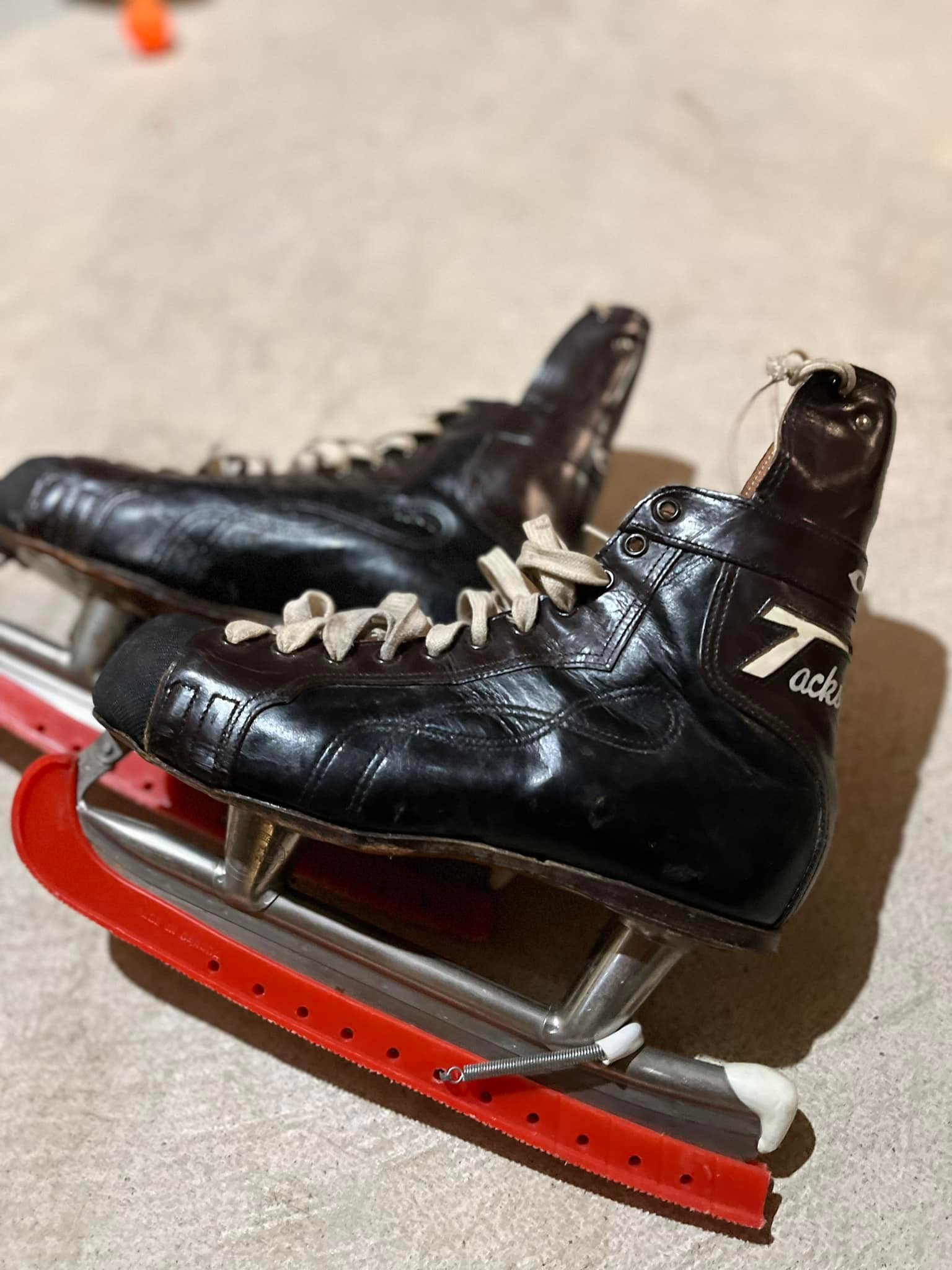 Vintage CCM Super Tacks Steel Blade Hockey Skates**