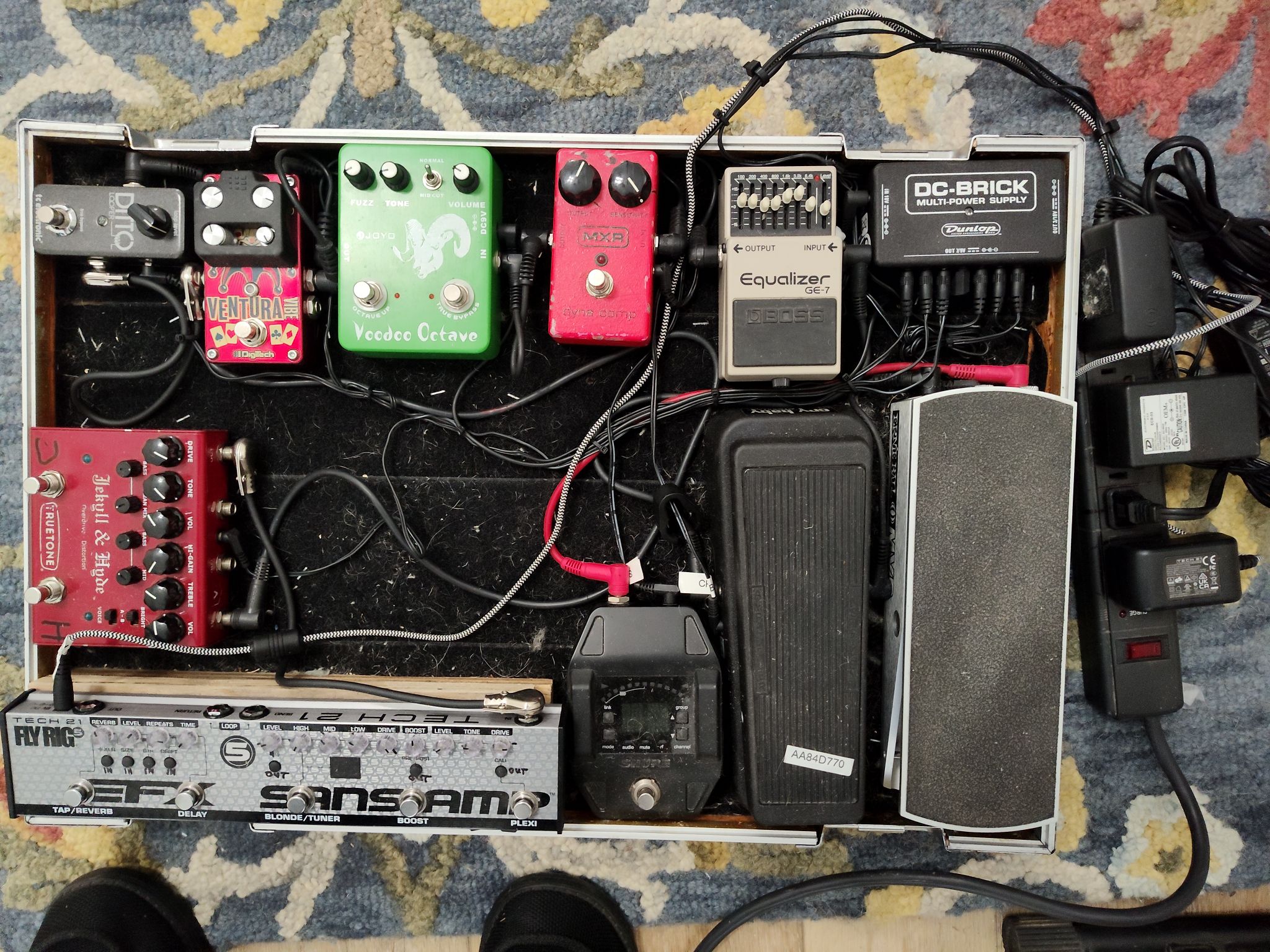 Pedalboard 101 | Why am I getting hum/hiss on gain channel from my ...