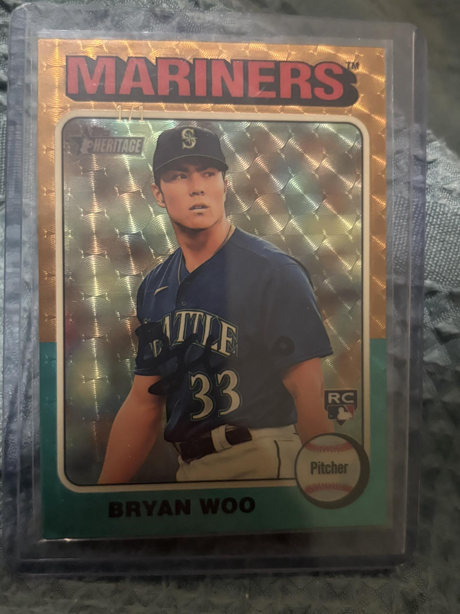 Rare 1/1 Brian Woo rookie refractor found in 2024 Heritage pack