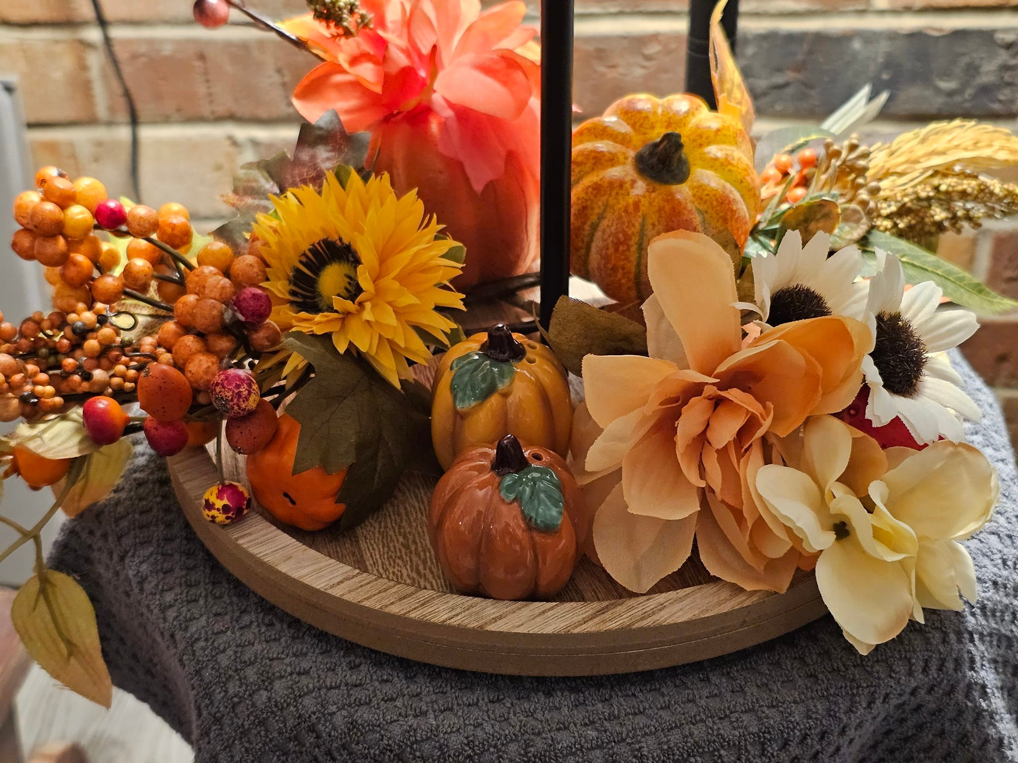 Welcome Fall Truck Desk Decor - 8" Autumn Pumpkin Table Centerpiece, Thanksgiving Farmhouse Decor