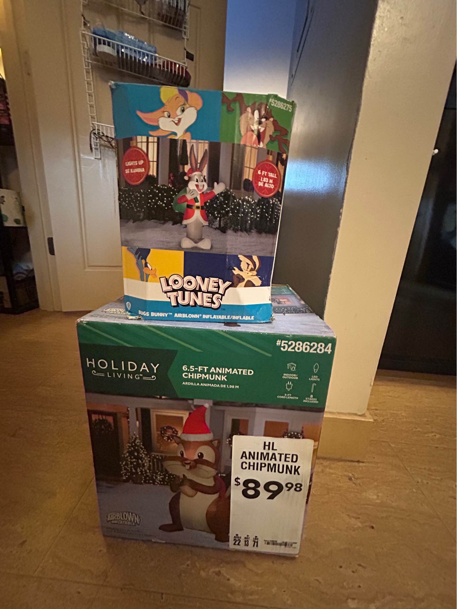 UMass Free And For Sale | Inflatable Bugs Bunny 6 ft, inflatable ...