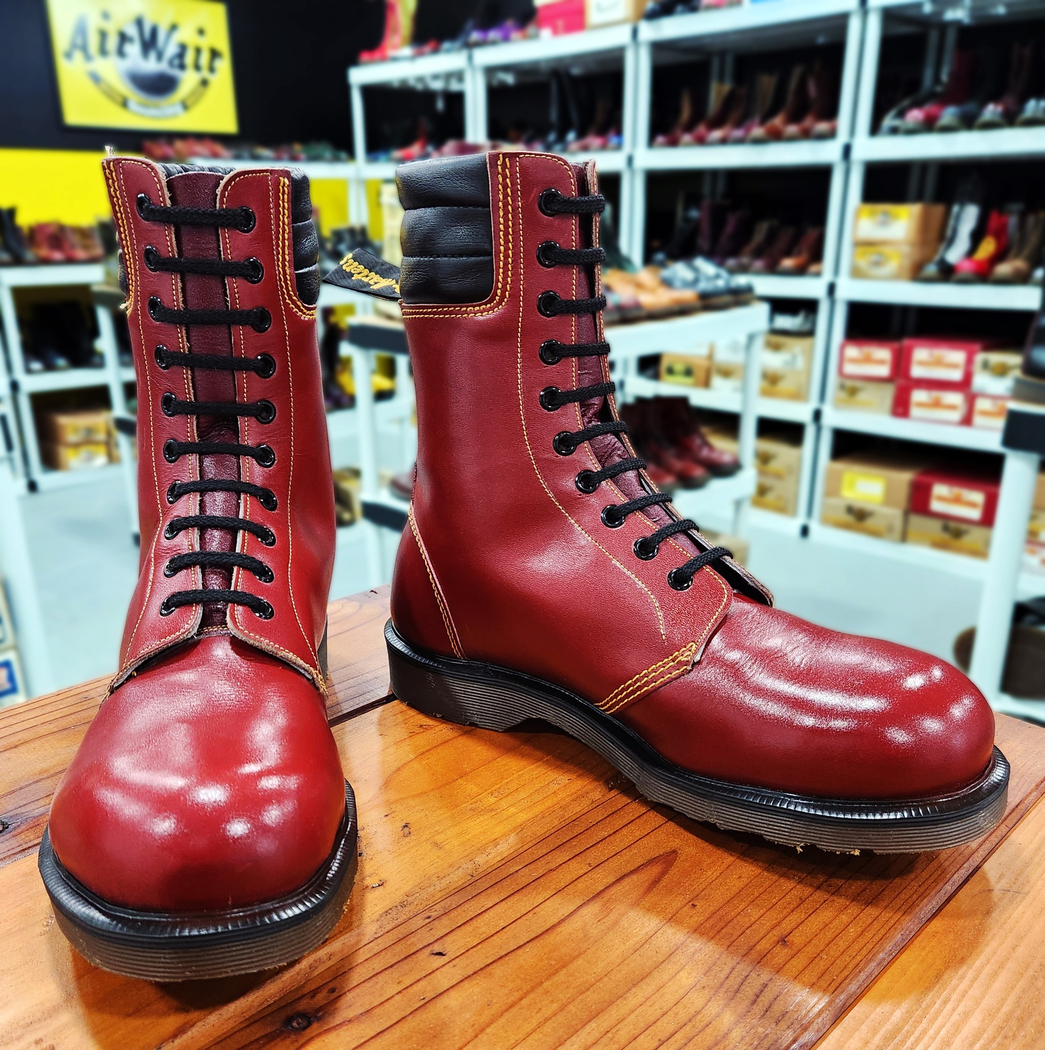 Vintage Dr Martens Steel Toe 10 eyelets Size UK 9 Made in England 