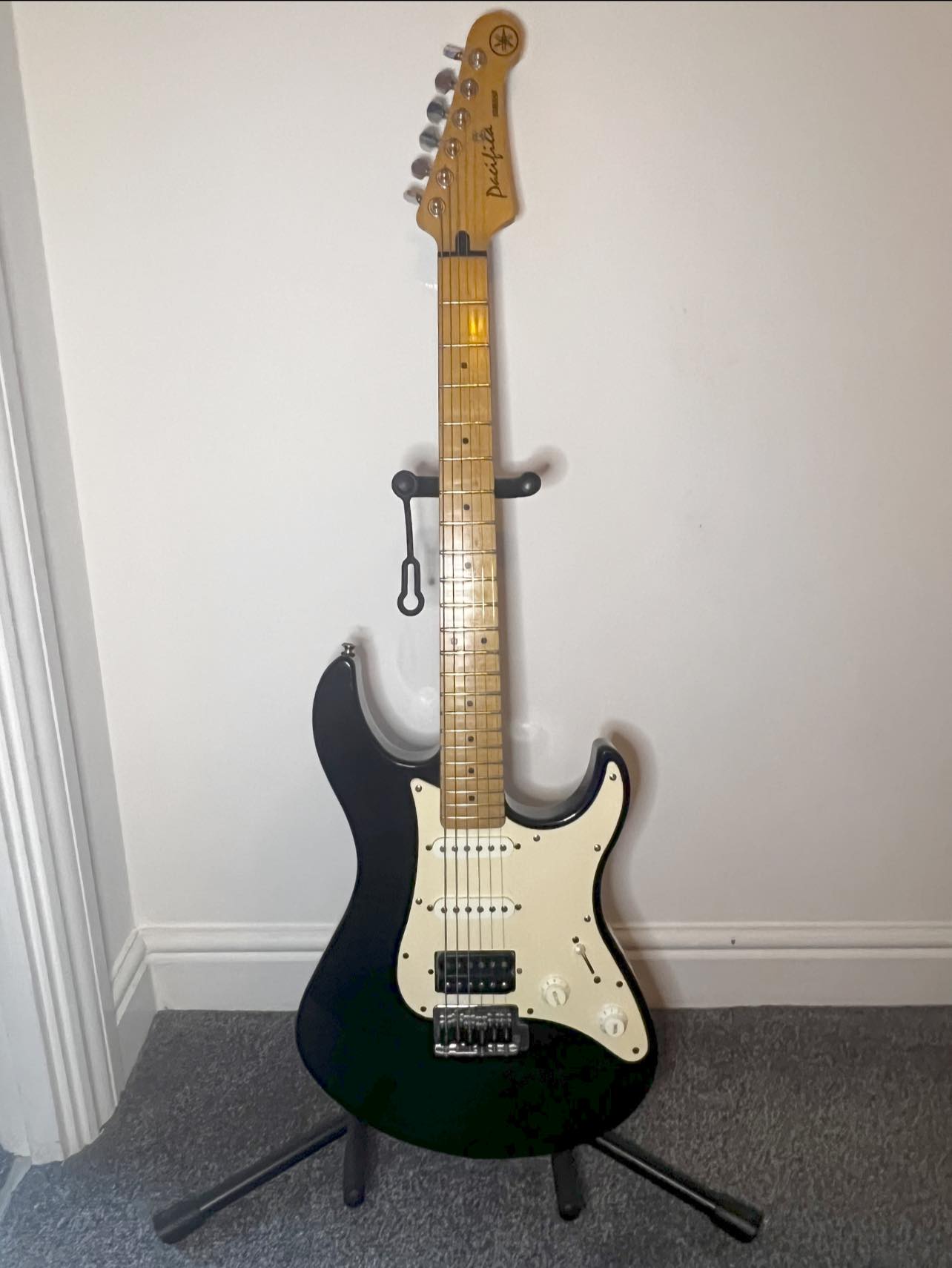 How to date a 90's Yamaha Pacifica 312H guitar