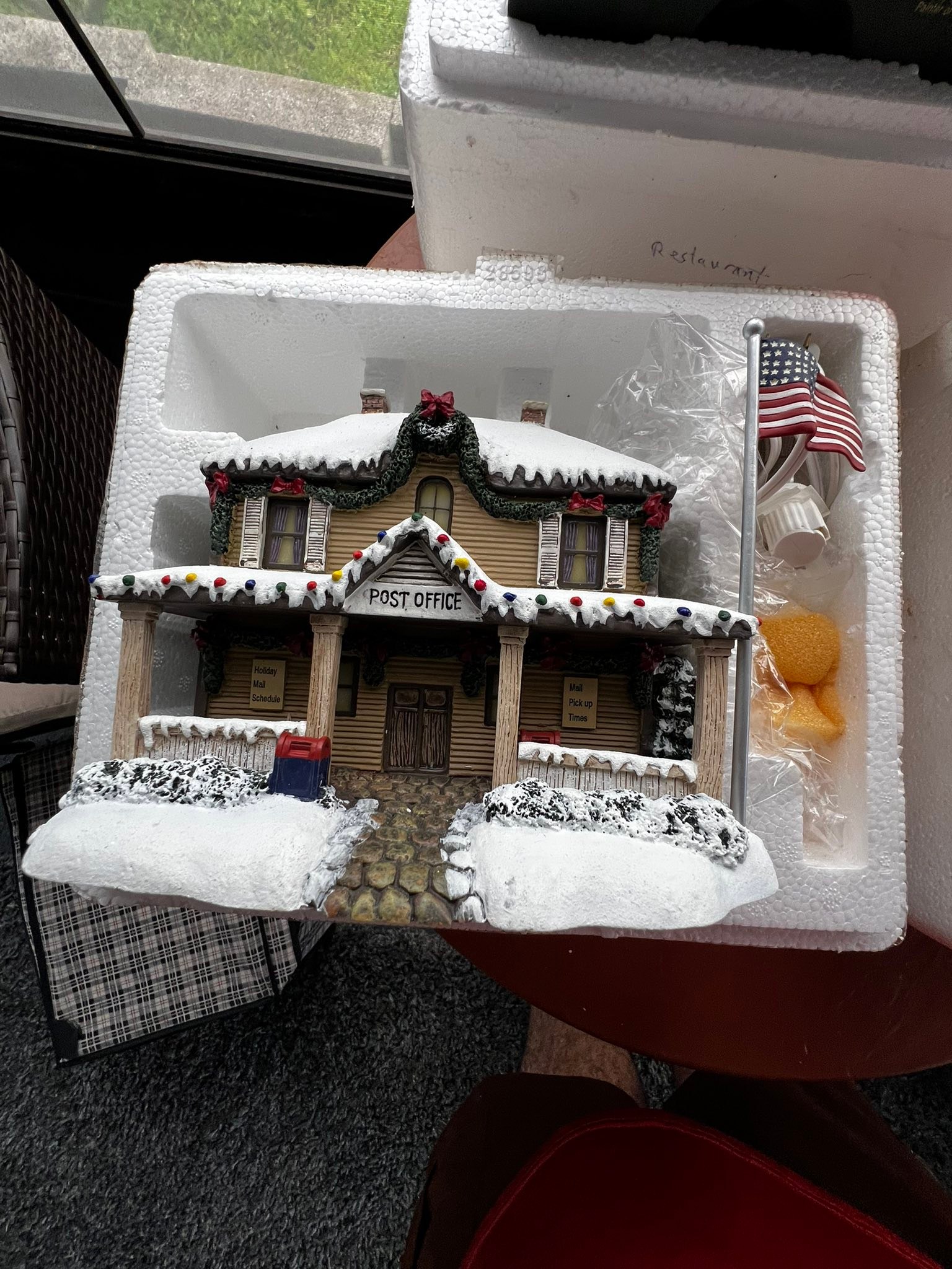 Thomas Kinkade Hawthorne Village 21-piece Christmas village