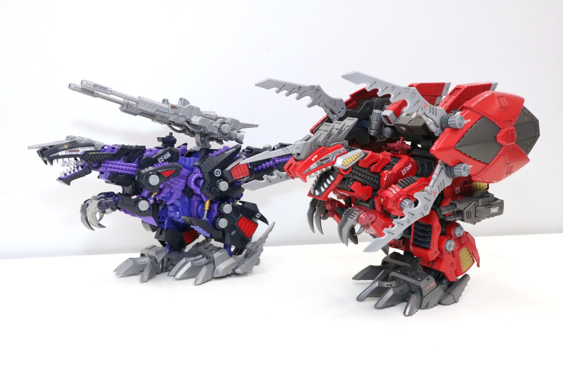 What a delicious red dino model kit. :9
