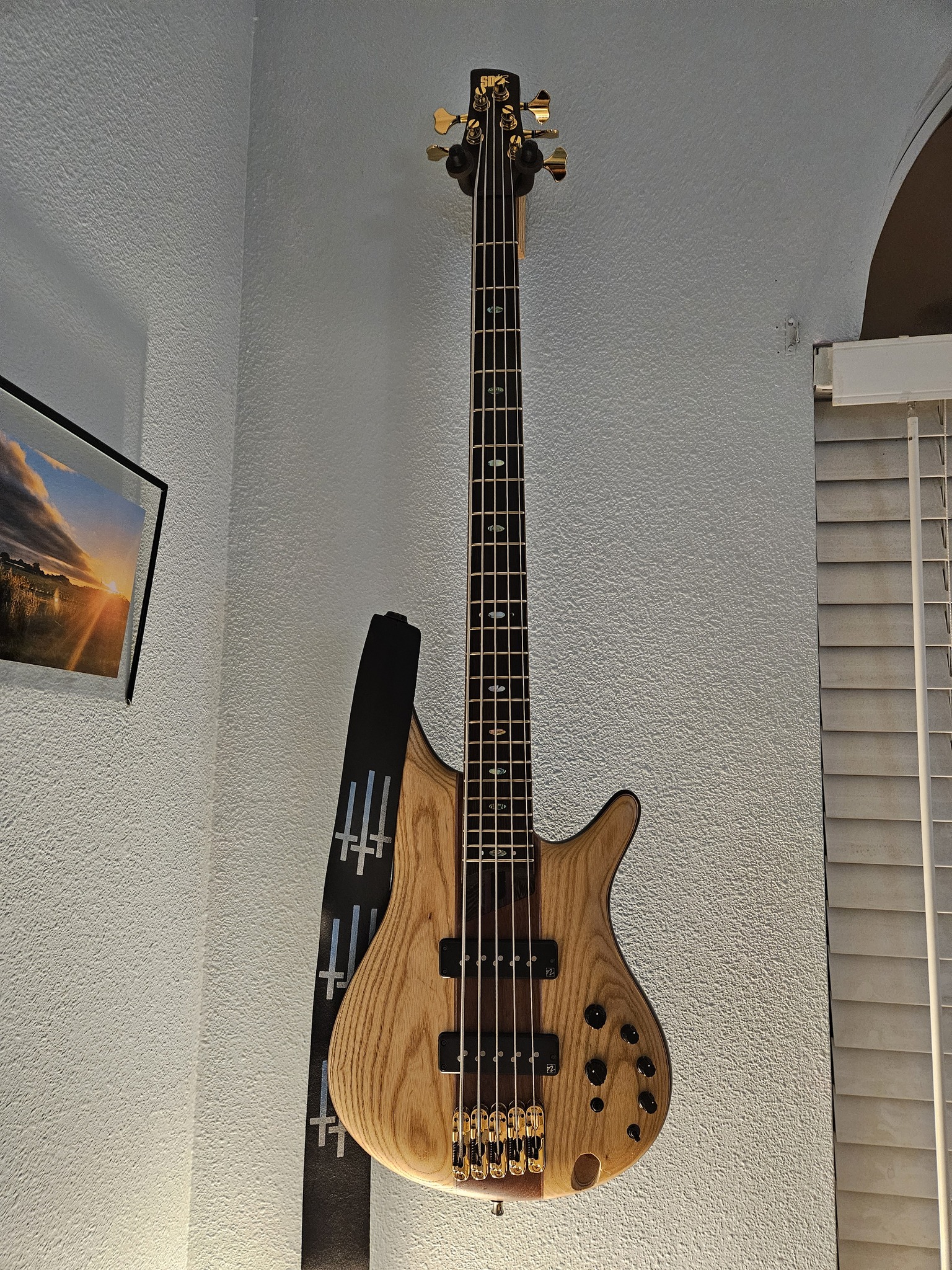 Ibanez SR1305PM-01 日本製 5弦ベース ケース付 Ibanez SR1305 bass guitar review and comparison to K5 model