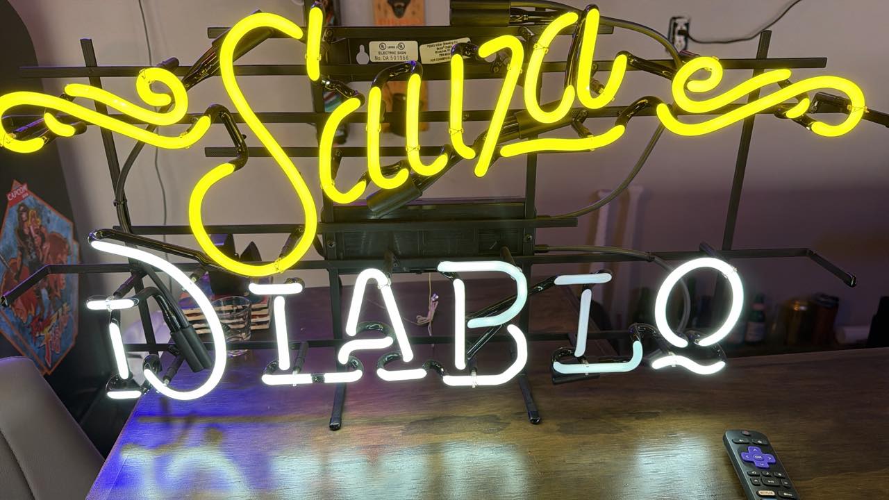 Lee's Diner neon sign restoration update
