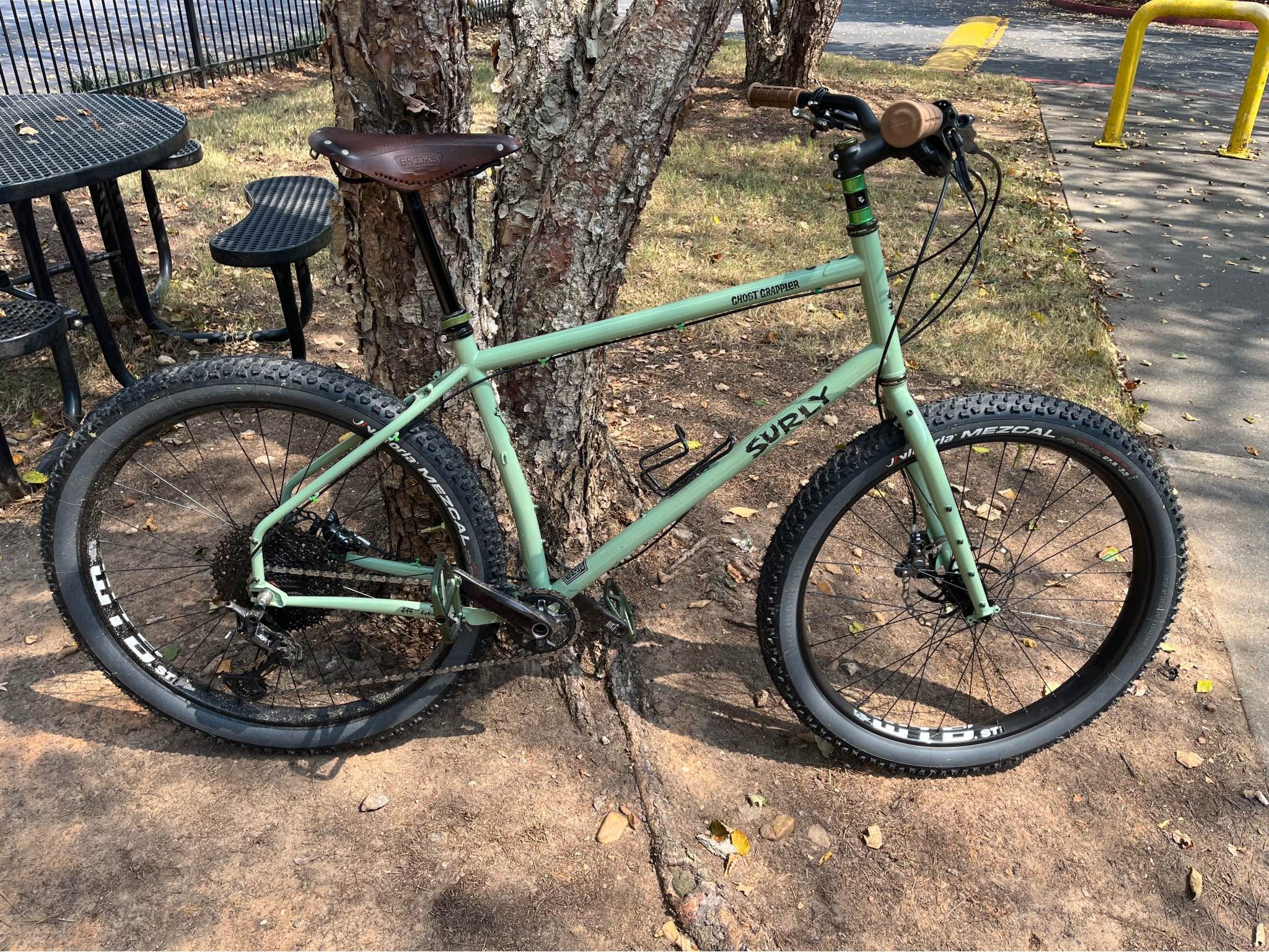 urban bike bianchi Torino City 2018 – Mordern Bike collection-vtt-trial Cube ACID Fahrrad-Pedale CLICK speed drivetrain and Bianchi Color:Black Donuts | RC36