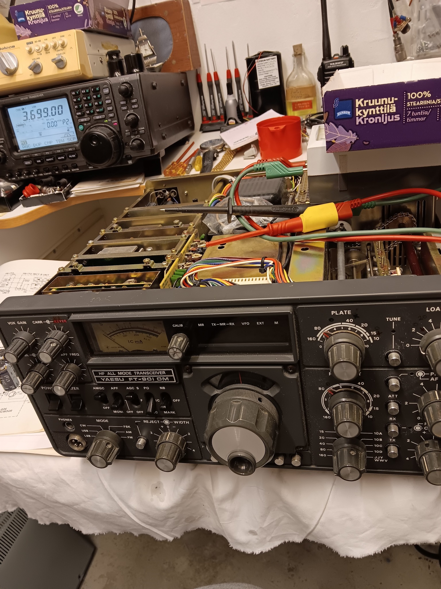 An amateur-friend bought a old used YAESU FT-901 DM. There was