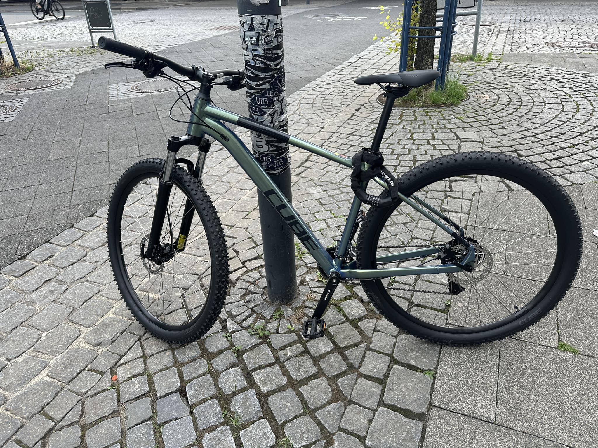 elektrofahrrad akku 48v Adaluolo Ebike 20AH Langstrecken-E-Bike-Batterie Lithium-Ionen Fahrrad Batterien mit Ladegerät, 5-Pin Grundplatte Sport & Freizeit Buntasche Schlauchboot Bengar Bugtasche Schaltung-27G-Altus Farbe:CAVALRY