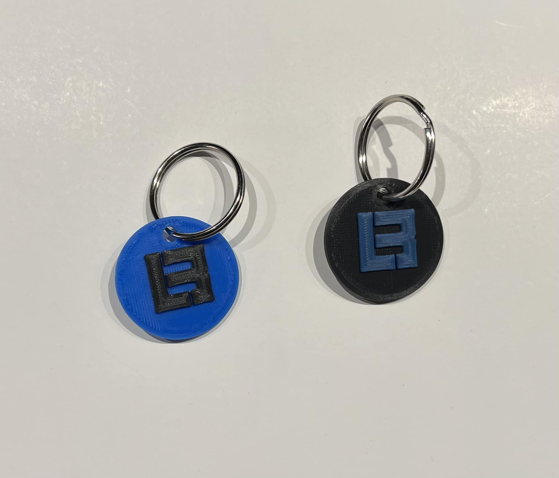 Creating accessible key tags with 3D printer for mail parcel lockers
