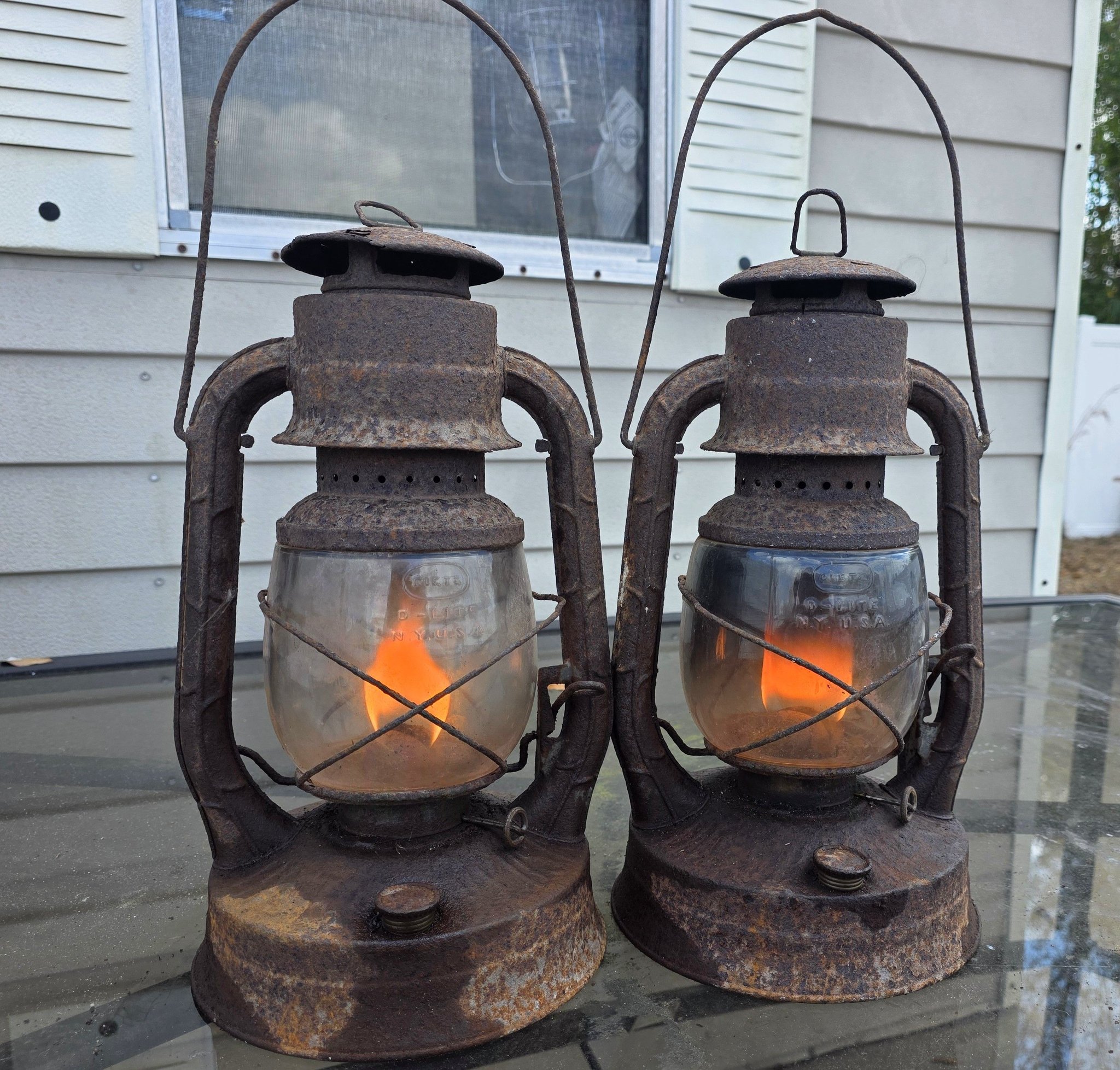 Restored vintage Deitz D-Lite kero lanterns from pre-1956
