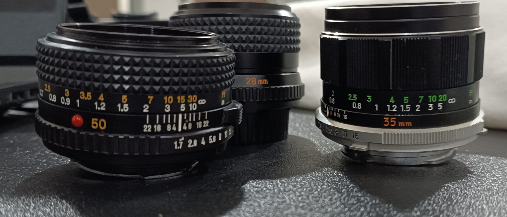 Minolta 28mm Lens Review and Comparison to 50mm Lens