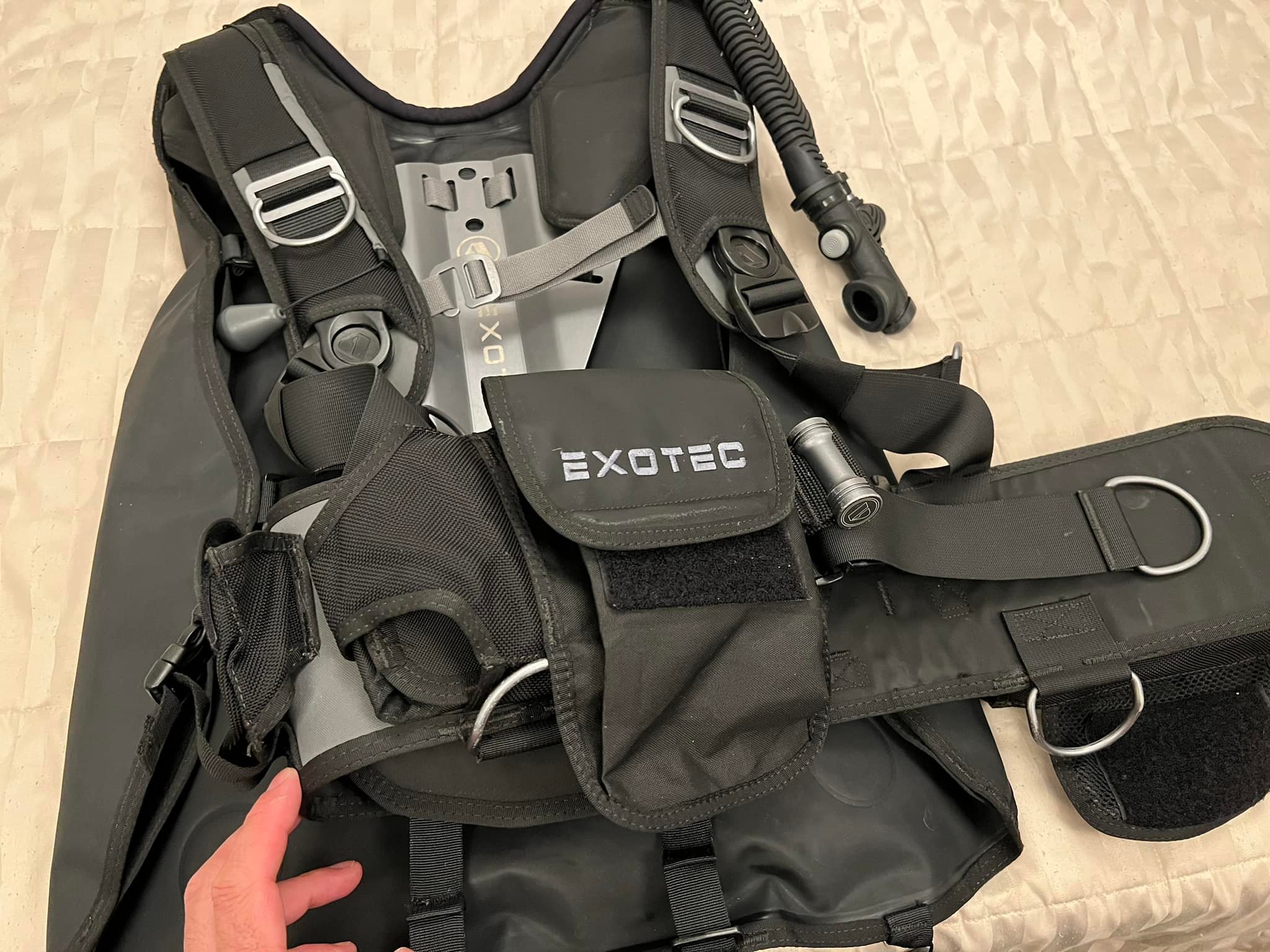 Apeks Exotec size M/L for sale in East Bay