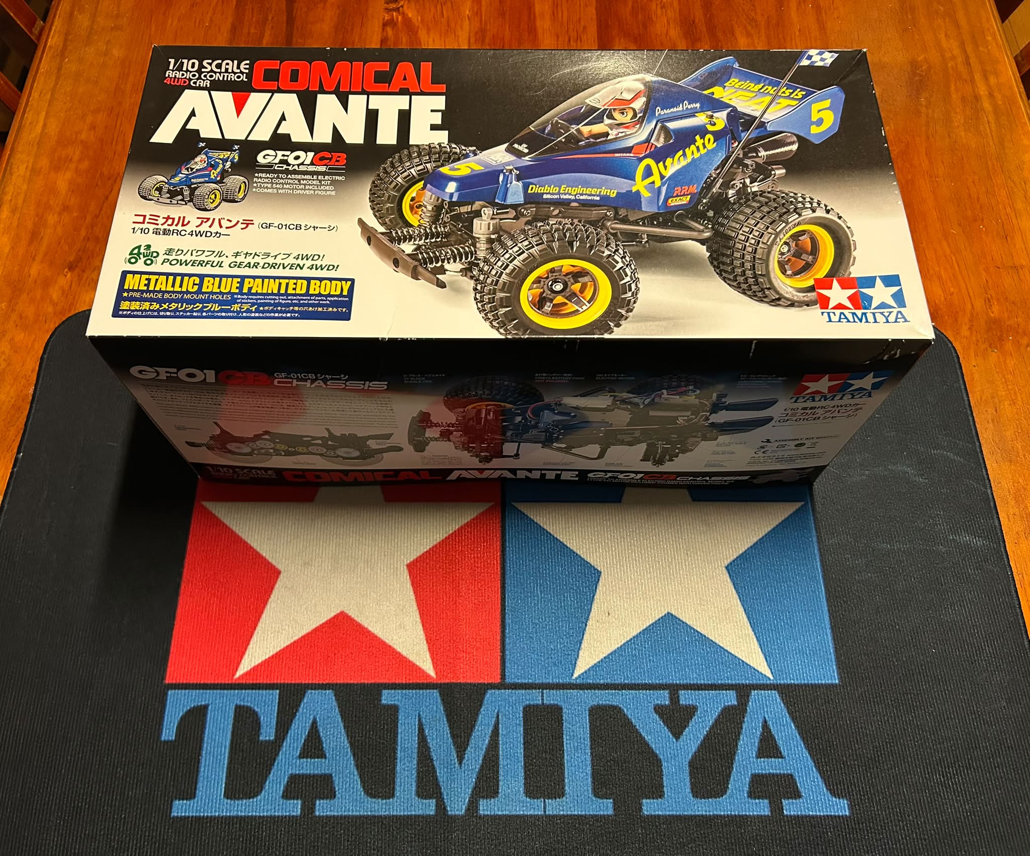 Building Tamiya Comical Avante RC car model