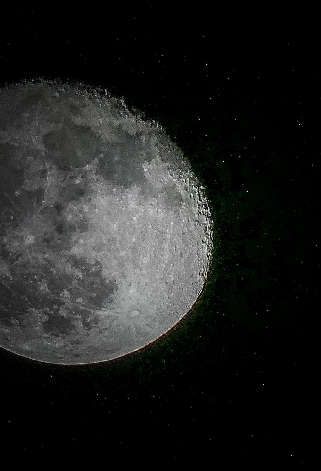 Panasonic TZ95 moon shot with great OIS