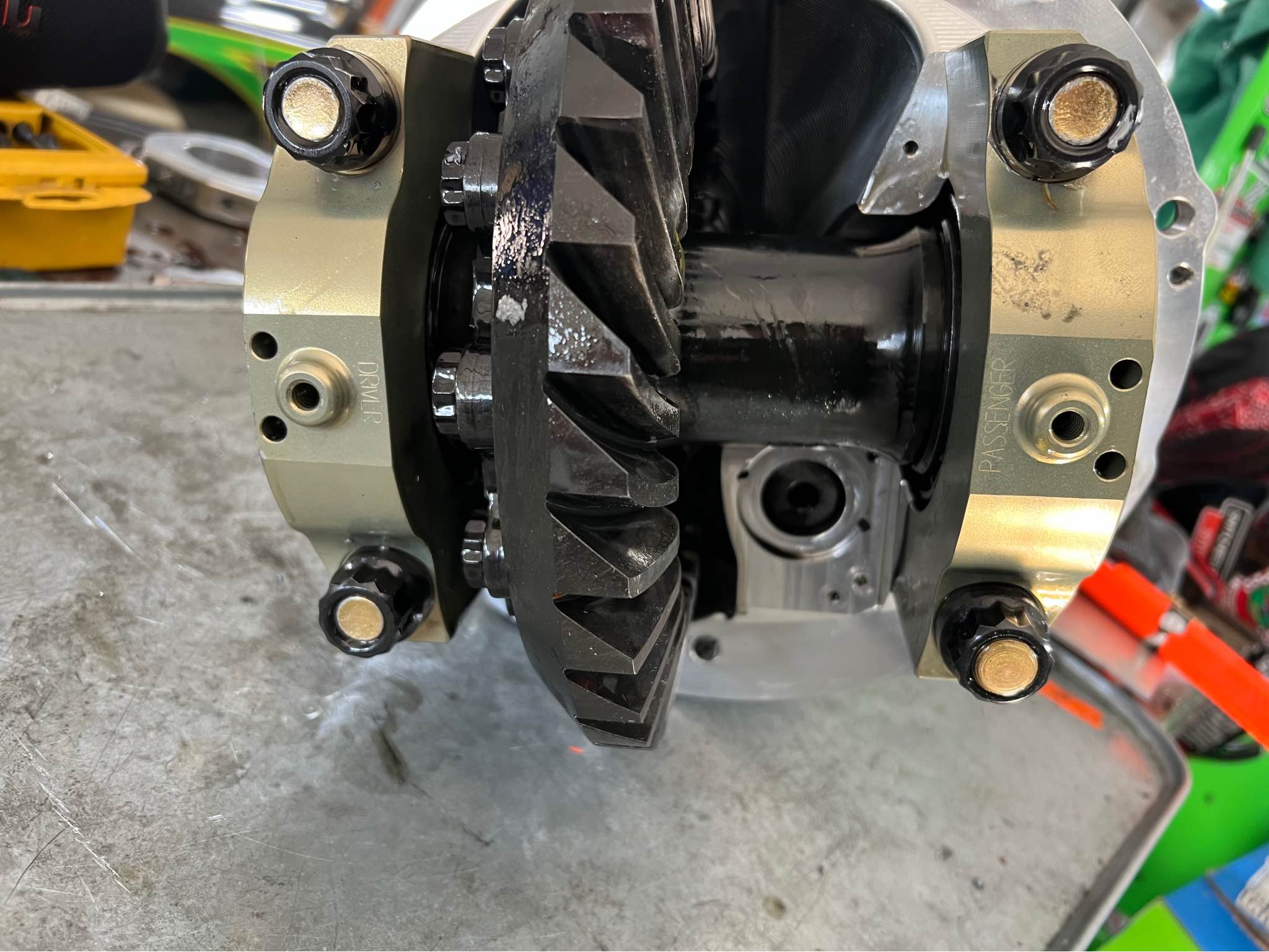 Billet Carmack center, 10” 4.57 gear, 1480 yoke. 40 spline spool