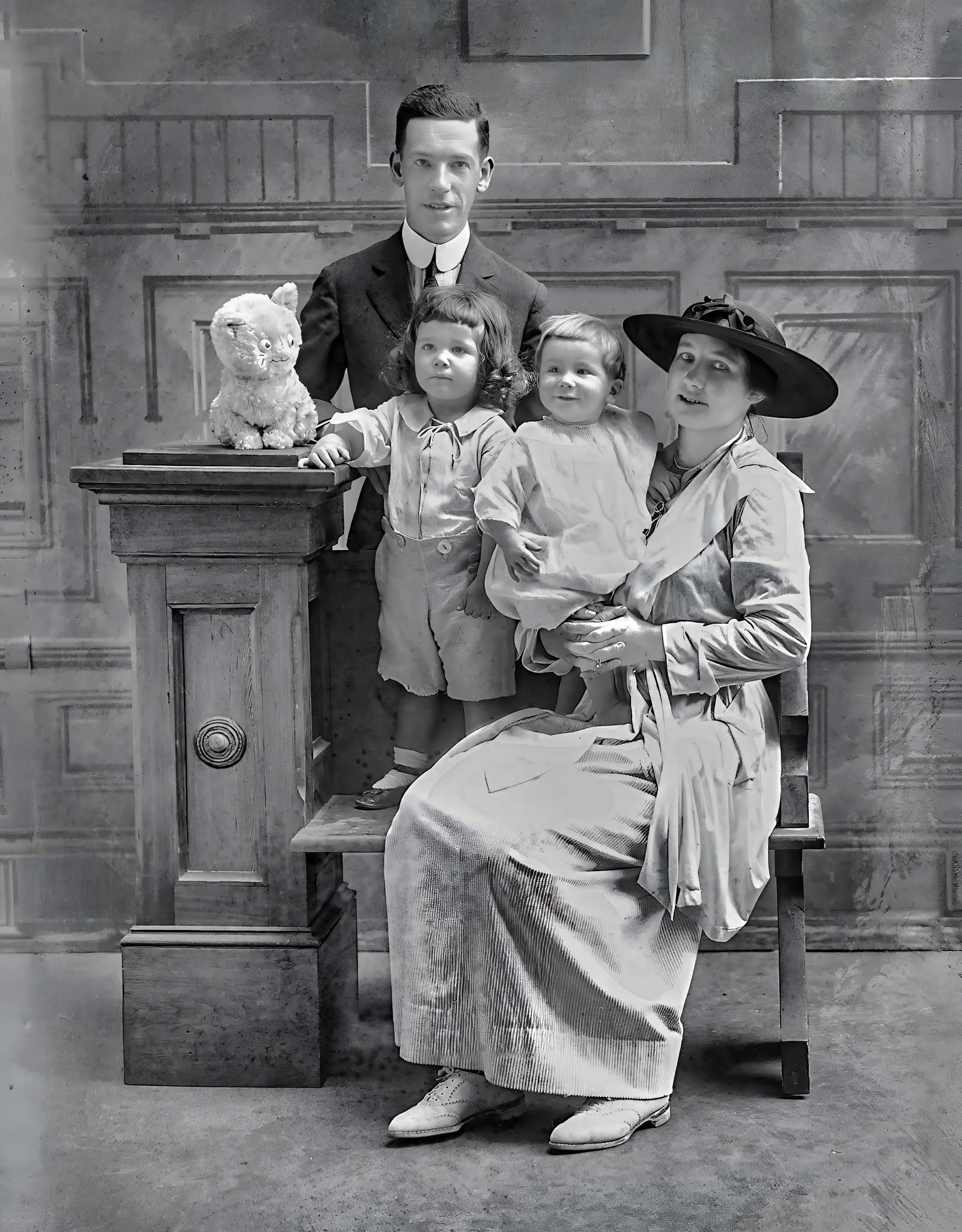 Figurine de poupée faite à la main à partir de la photo, pour la famille, les entreprises ou l'équipe d'hommes (comprend un aperçu avant l'artisanat final