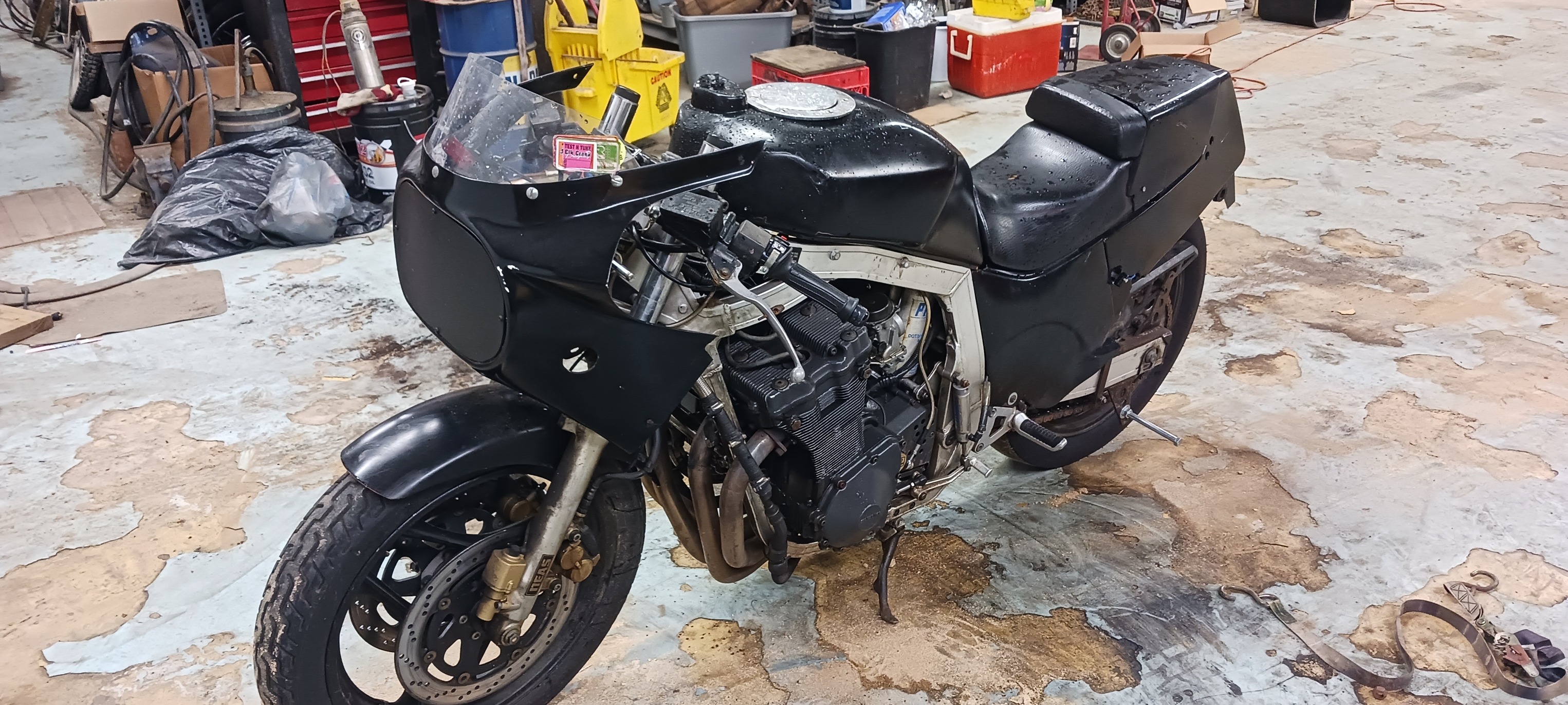 1986 Suzuki GSXR1100 drag bike with Dyna upgrades