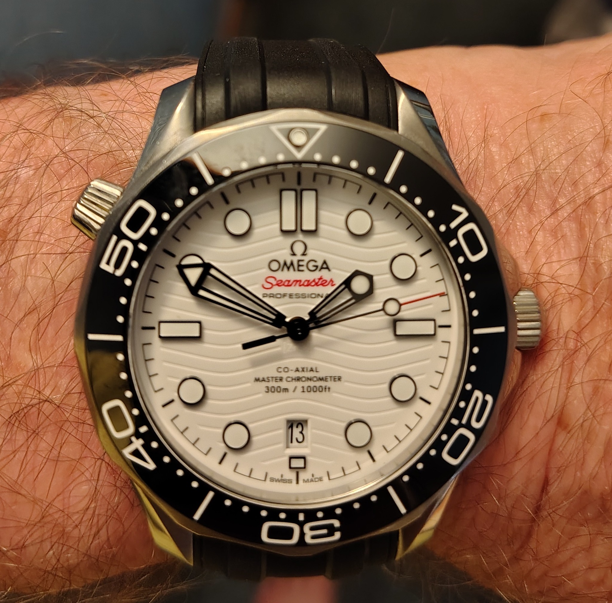 What is the glass size for Hugo Boss Ocean Edition watch 15137?