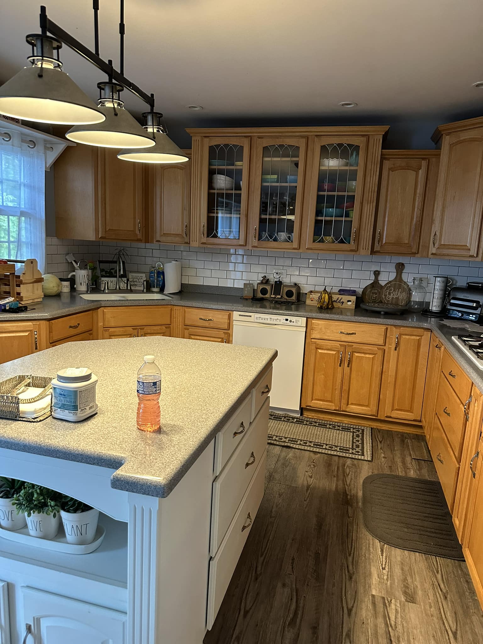 How to Update Kitchen With Oak Cabinets: Expert Tips