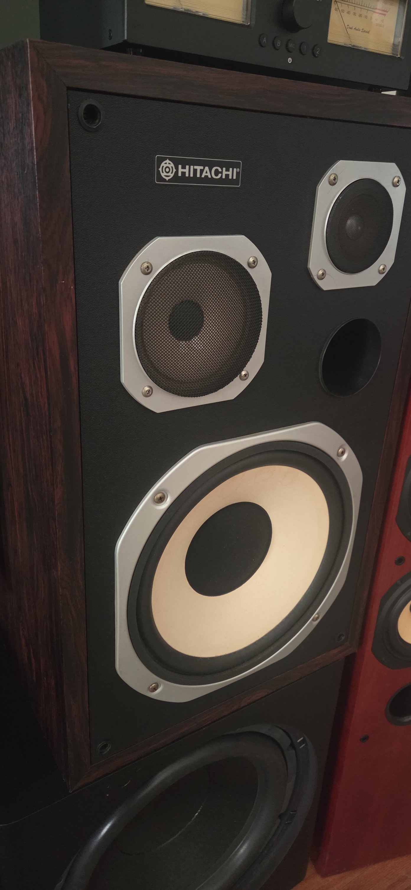 Anyone have experience with Hitachi HSA-3120 speakers? My research