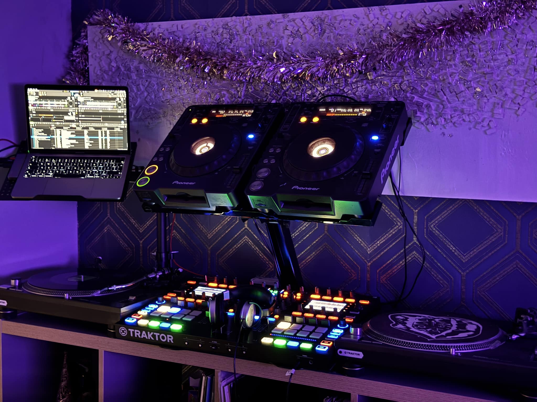 Old school cdj 200 and djm 600 setup