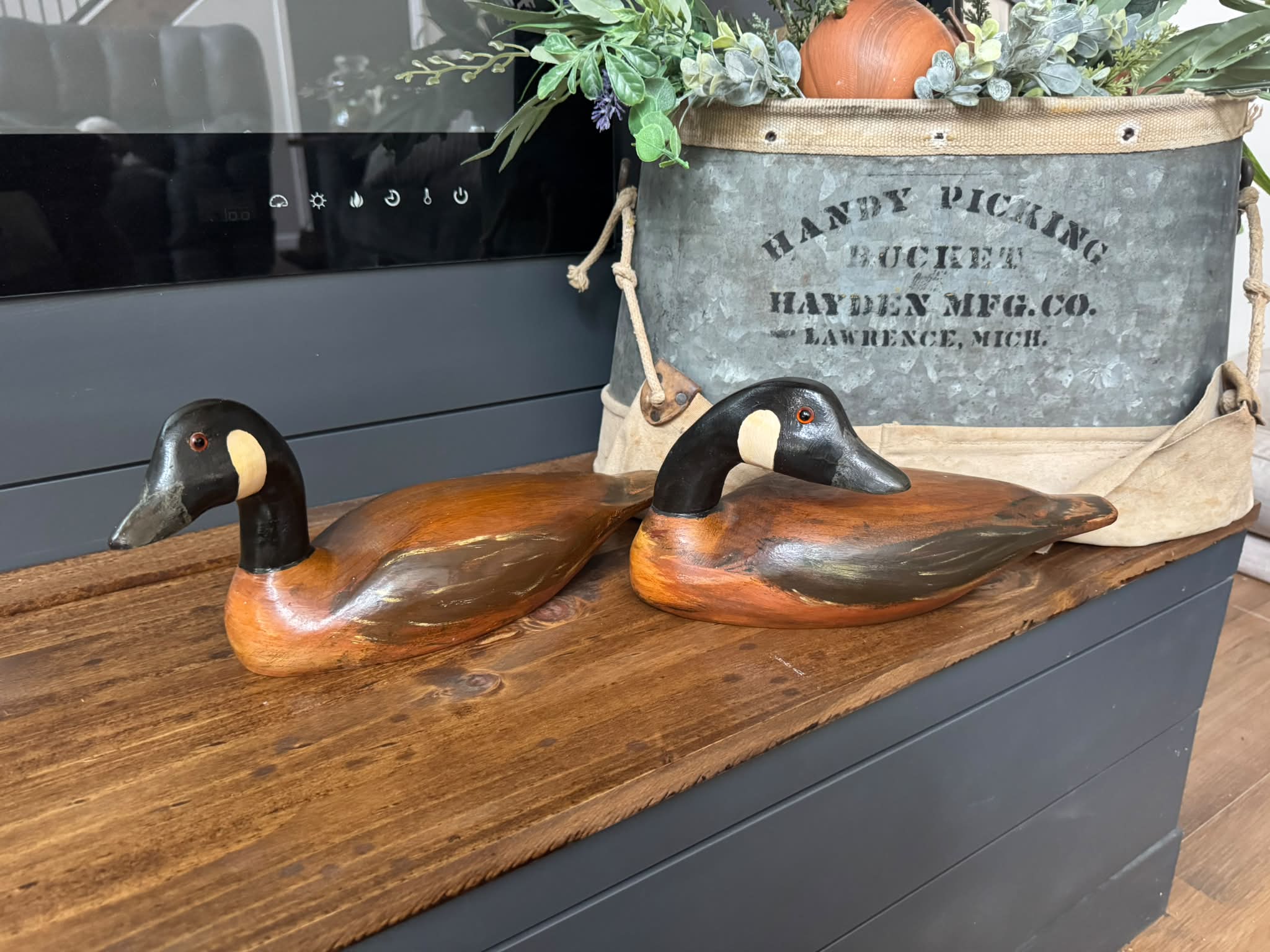 Life-size Canada Goose carving using antique method