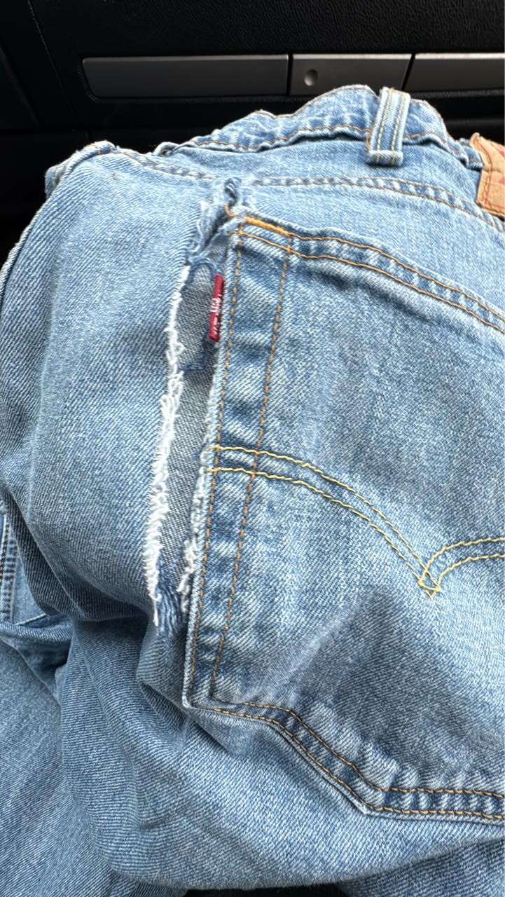 Is this damage mendable on Levi's 501?