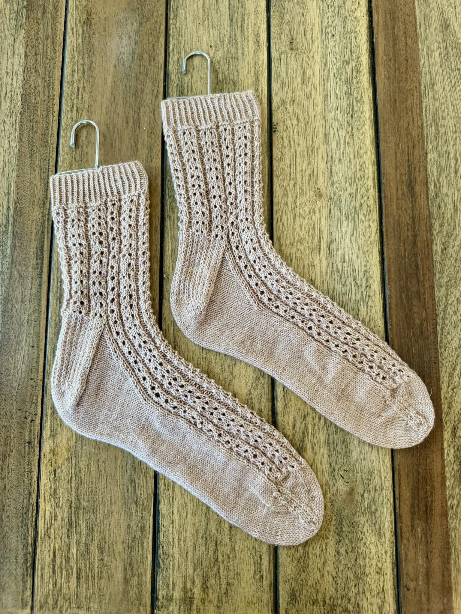 Free petal drop socks knitting pattern by Handmade by Florence