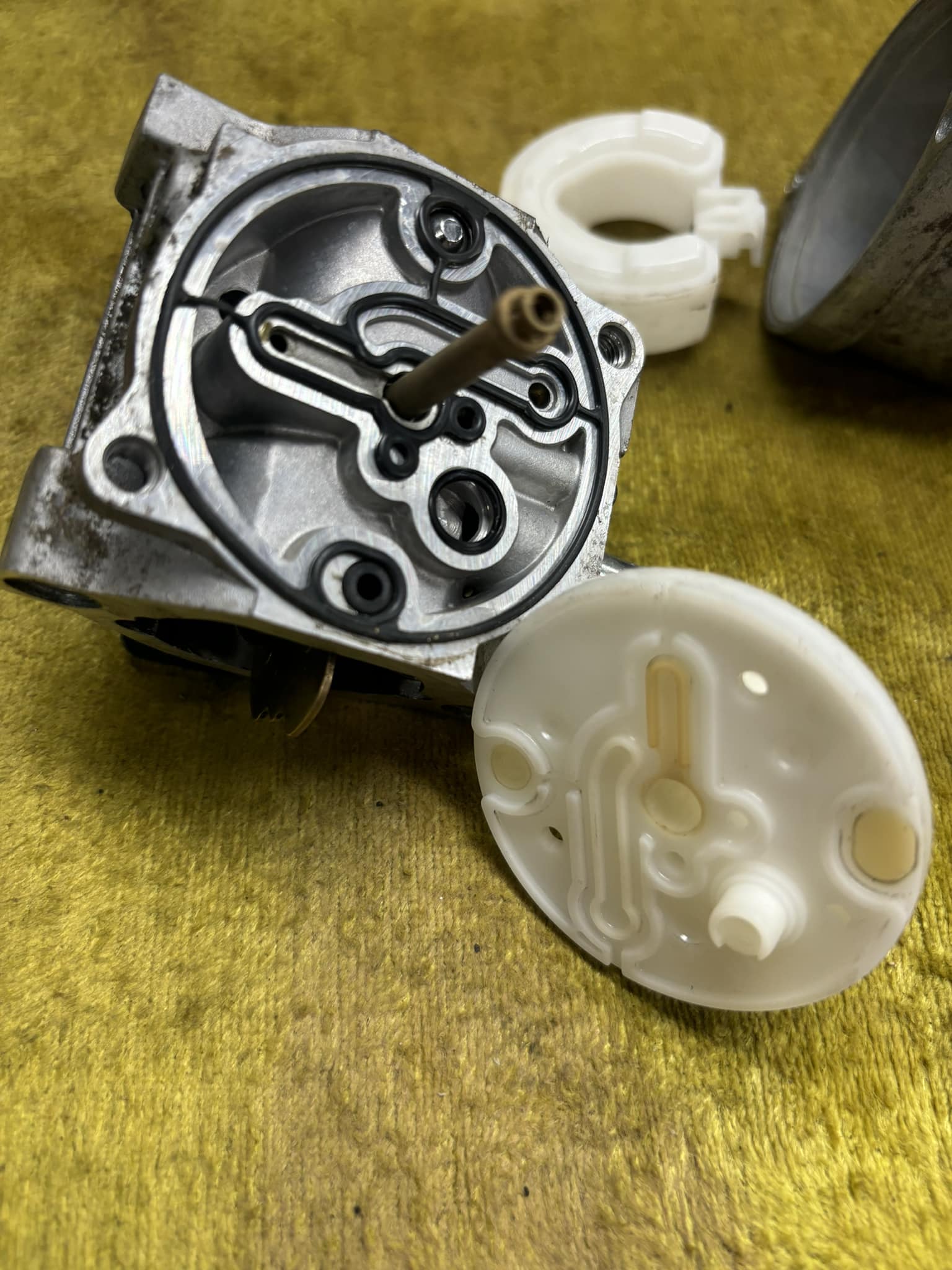 Carburetor Kit With Gaskets & Primer Bulb For Briggs & Stratton 795477, 498811, 795469