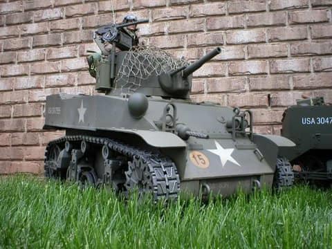 Carro Armato Radiocomandato 1:6 M5 Stuart – 21st Century Toys – Usato Con Lanciamissili - Foto 2