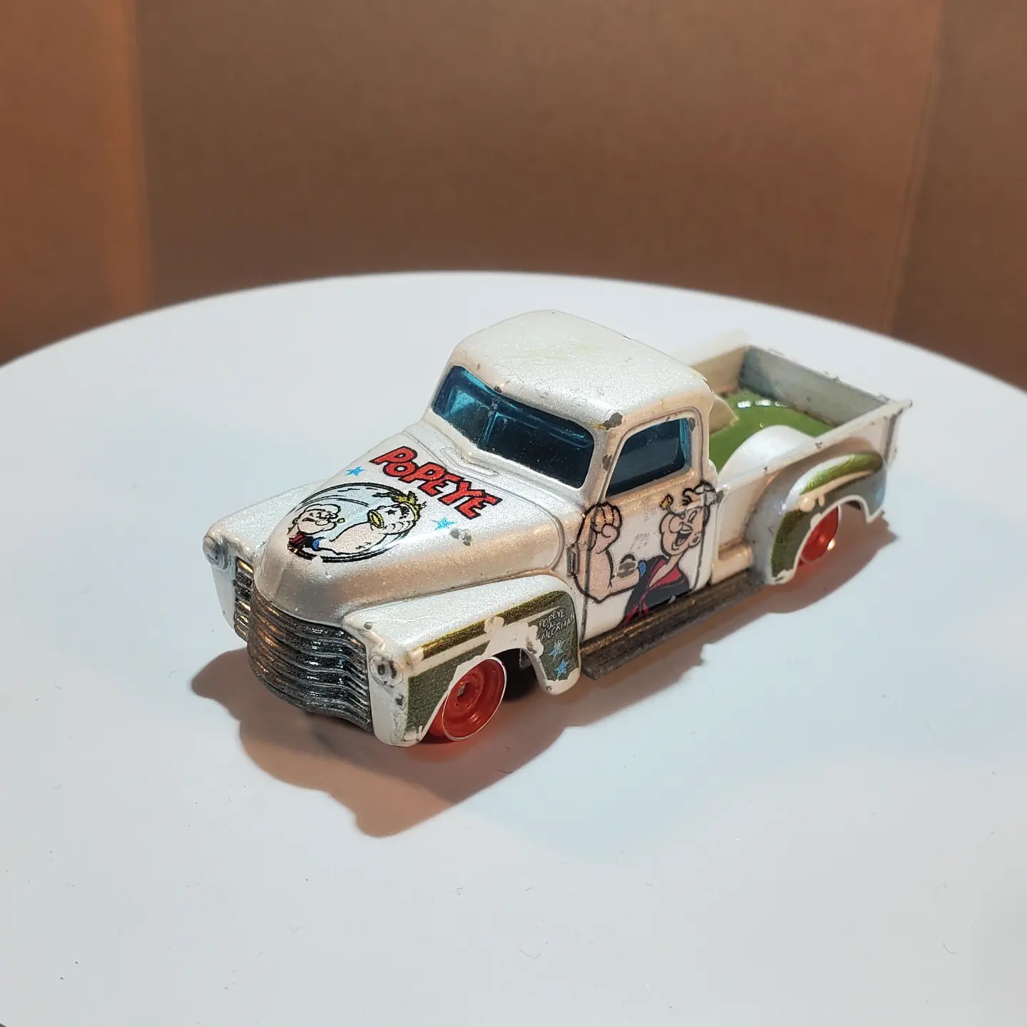 2008 hot wheels 52 chevy pickup holiday edition?