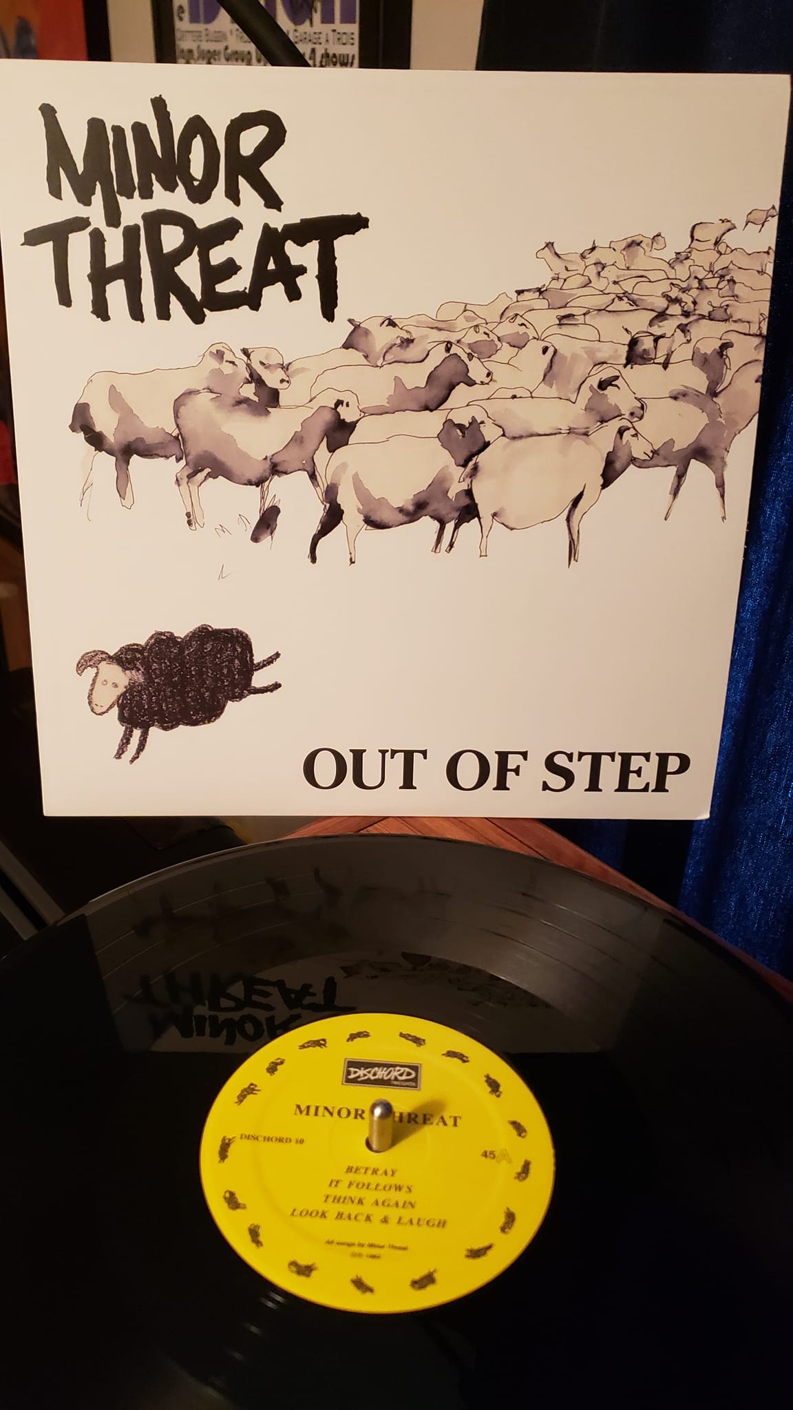 This is a 7 inch record that plays at 331/3 so it's 10 min a side