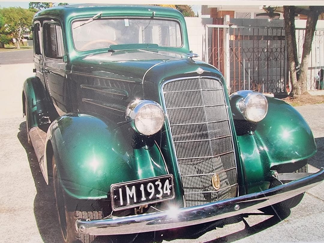 Our antique car of the evening! 1933 Oldsmobile F33 4 door Touring