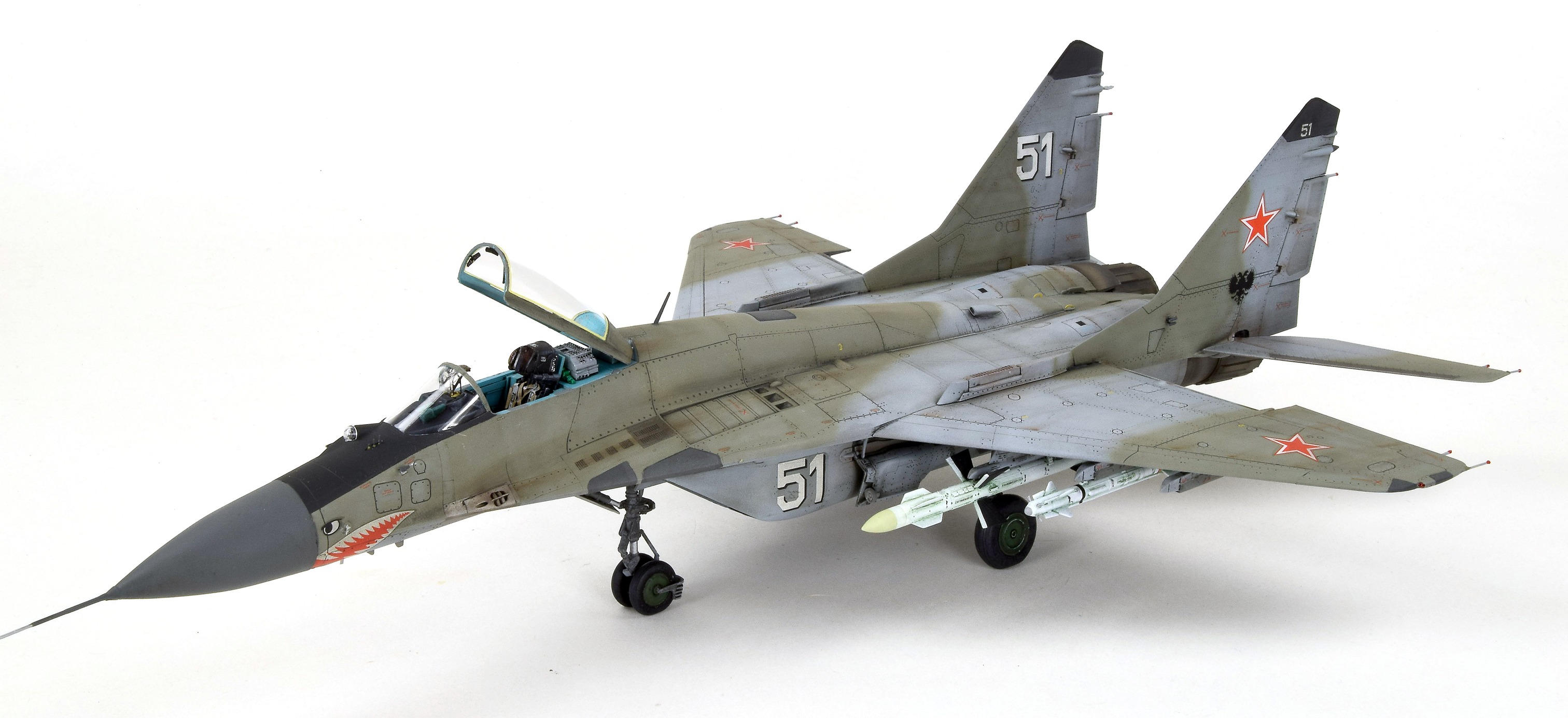 Building Great Wall Hobby 1/48 Mig 29 model