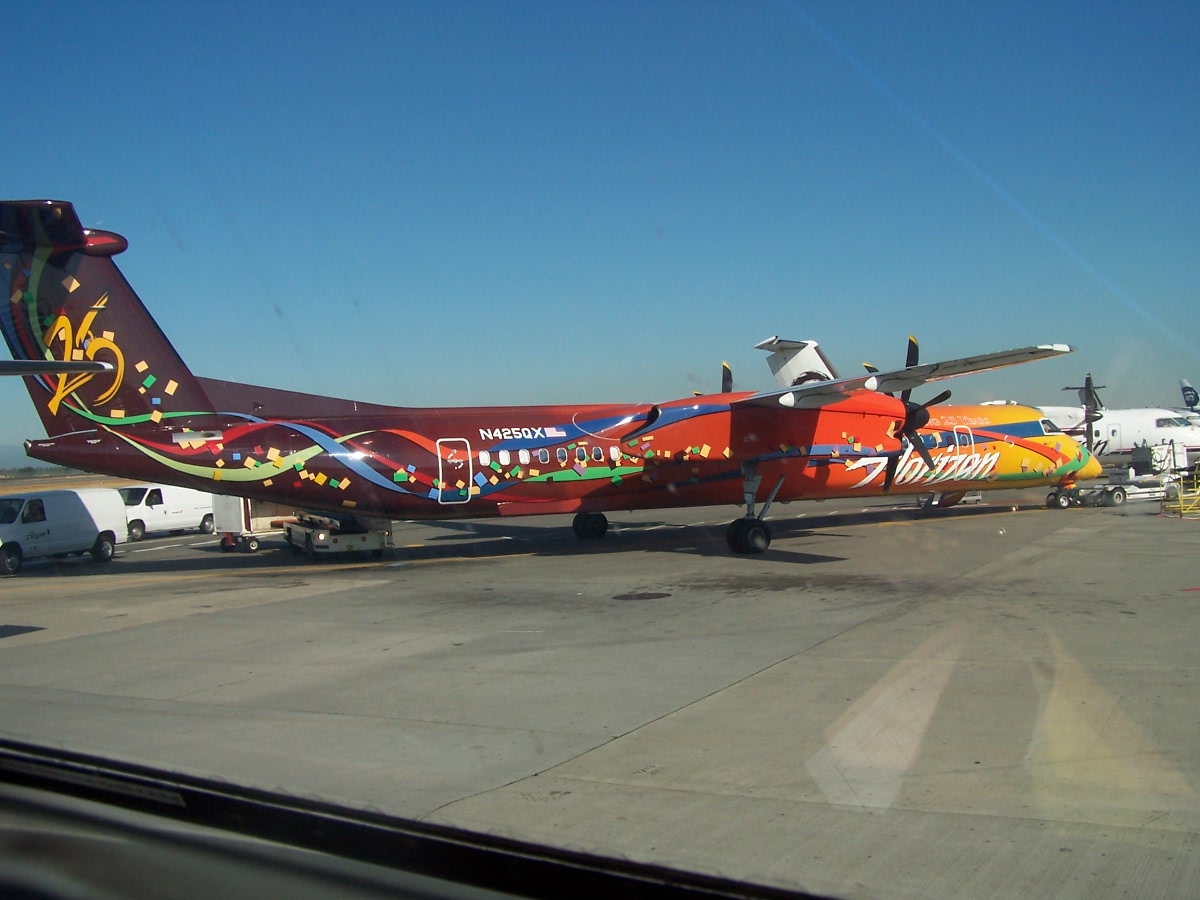 Horizon Air 25th Anniversay Q400