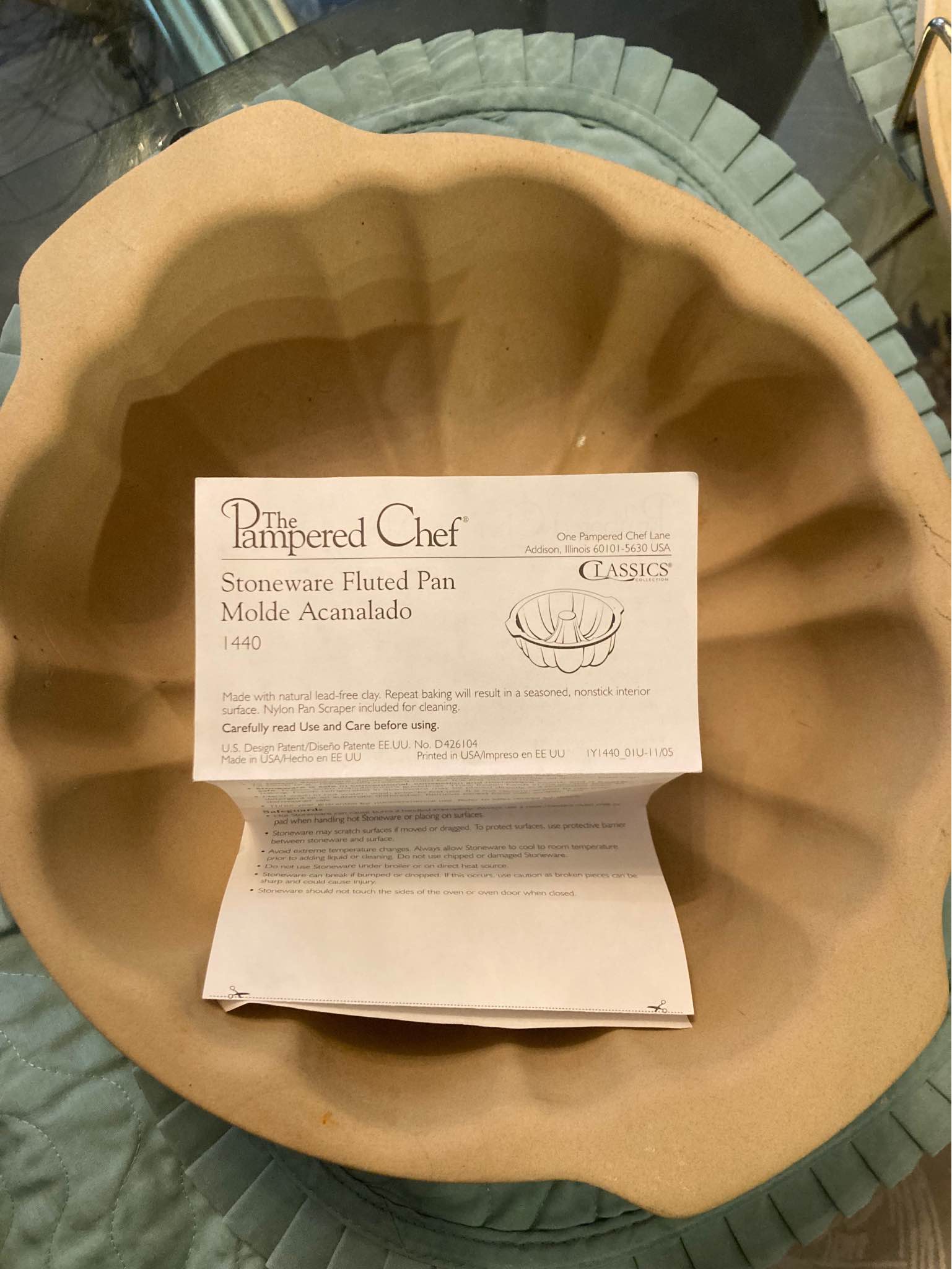 Unused Pampered Chef fluted pan is made of natural lead-free clay  display picture 1