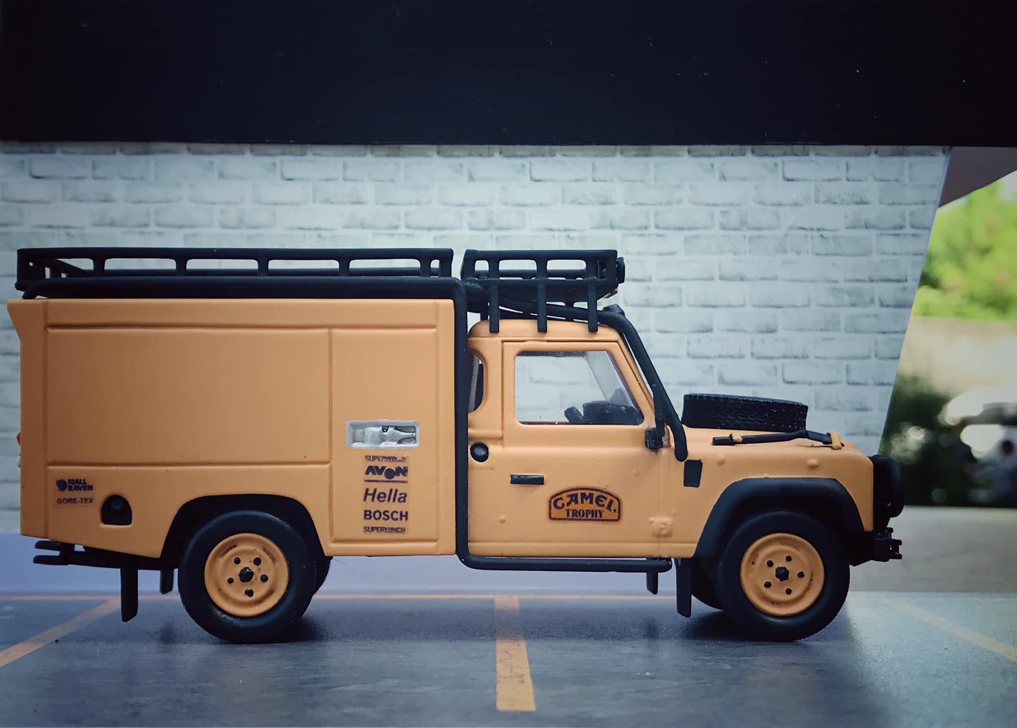 Camel Trophy Zaire 1983 Landrover Serie III Front detail