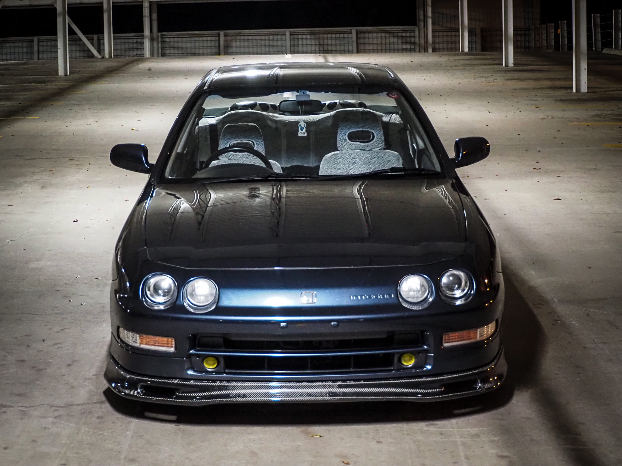 Modified 1993 Honda Integra SI-Vtec with unique features