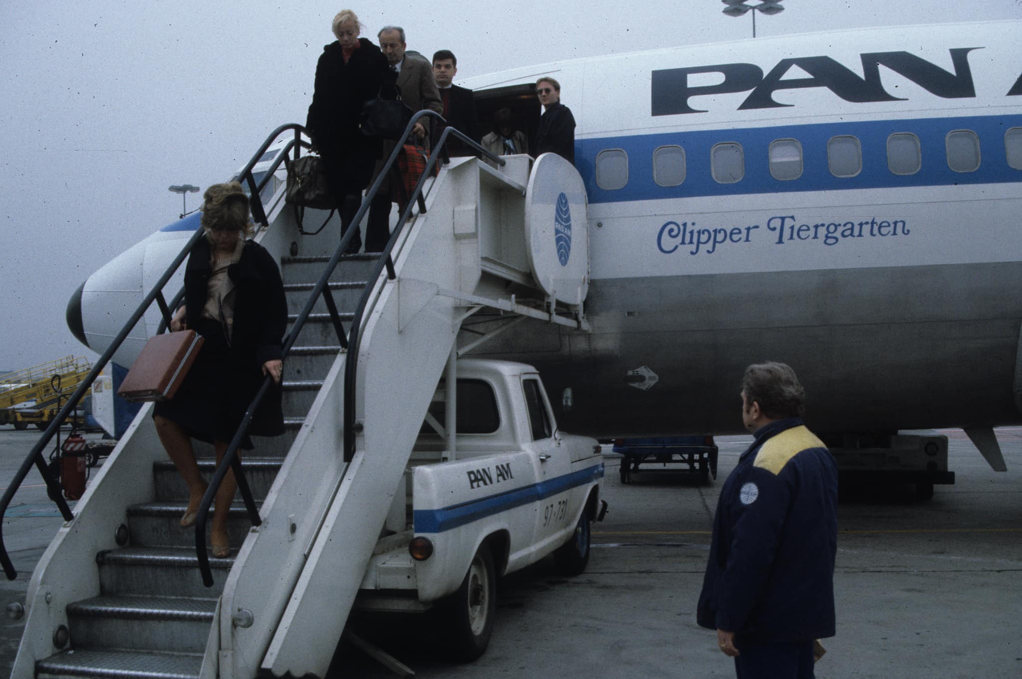 Flying Pan Am Boeing 737-200 out of Frankfurt 1983
