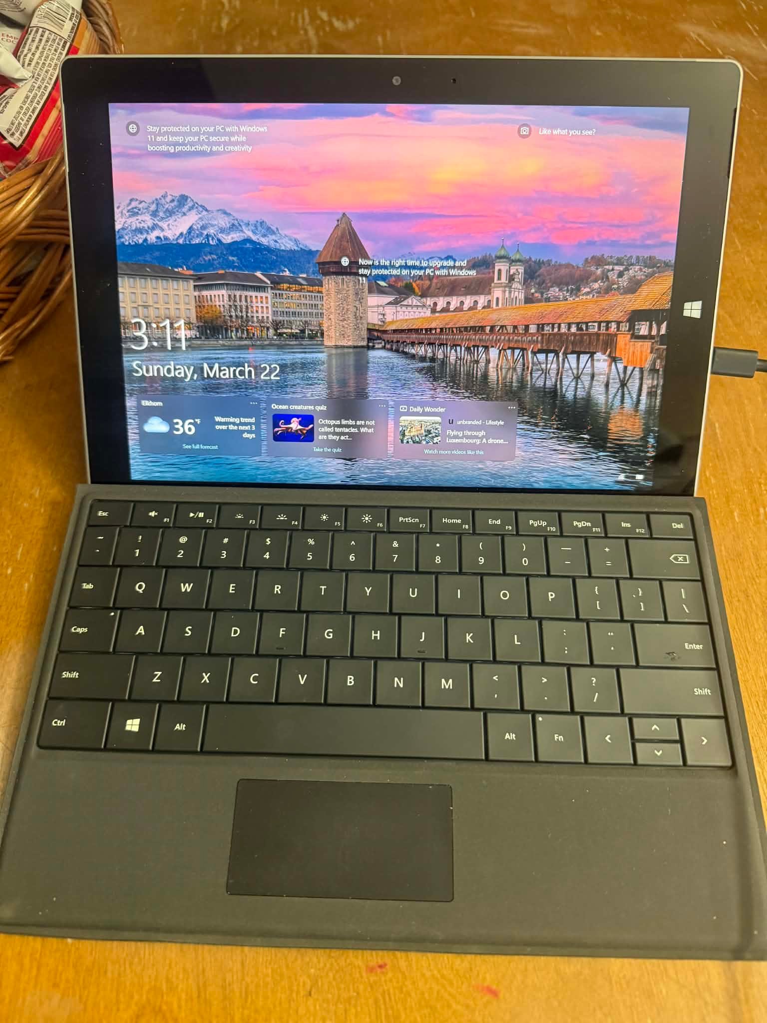 Microsoft surface pro 3 with 128GB ssd 4GB RAM windows 10 $100.00