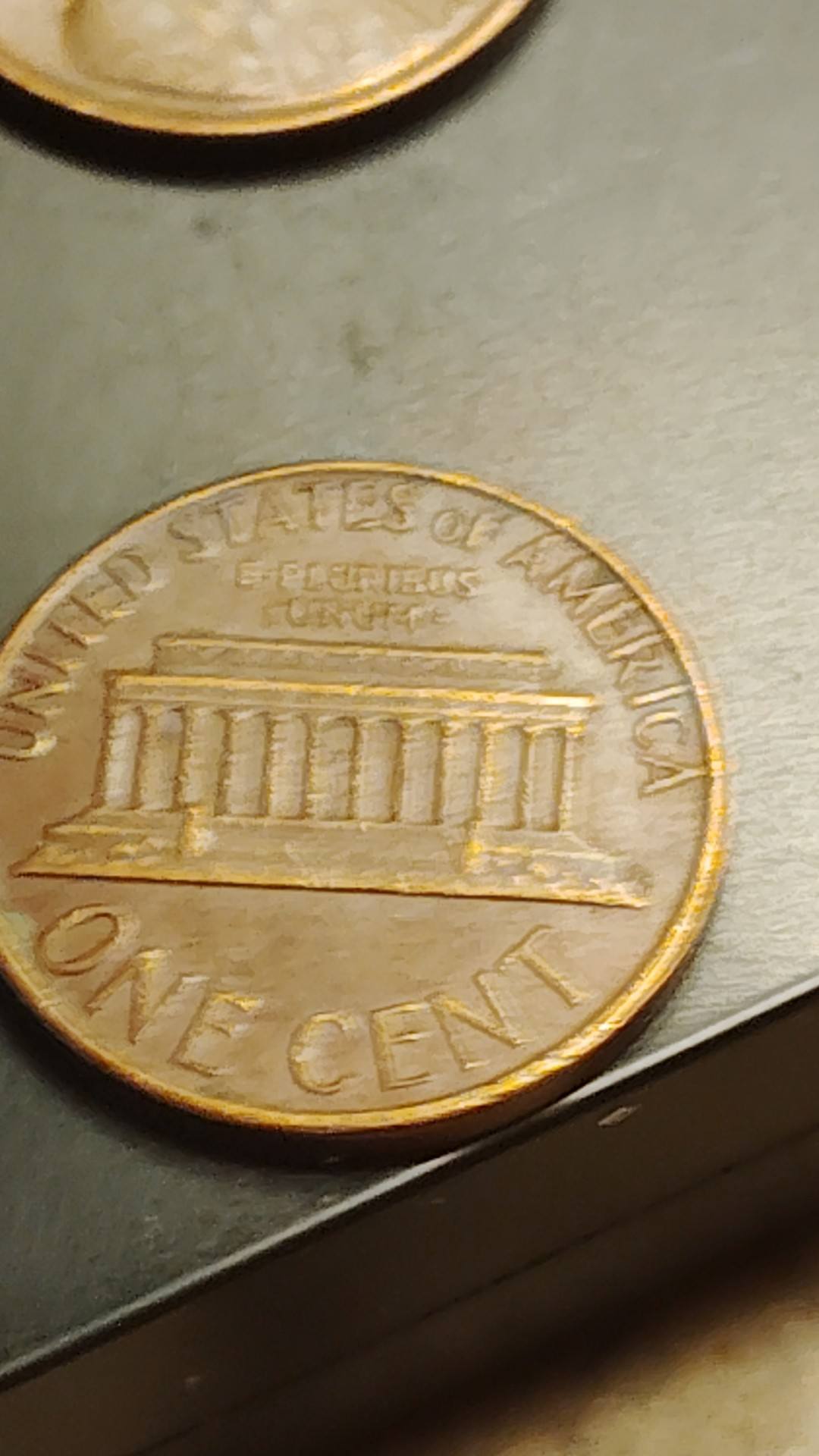 Pièce De 5 Pence Britannique Erreur De Frappe - Année 1975 - Neuf - Collection