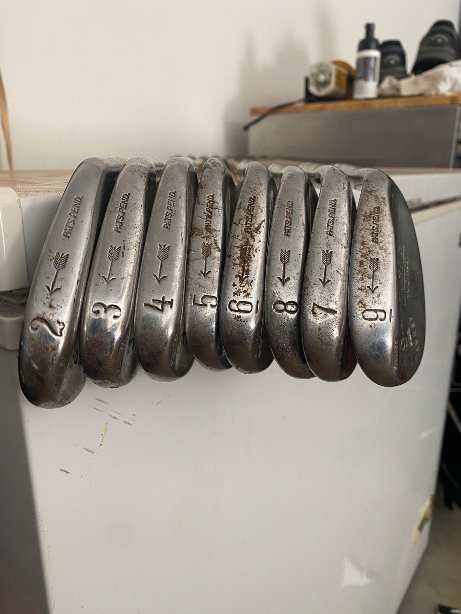 What is the age and value of this Kenneth Smith golf set?