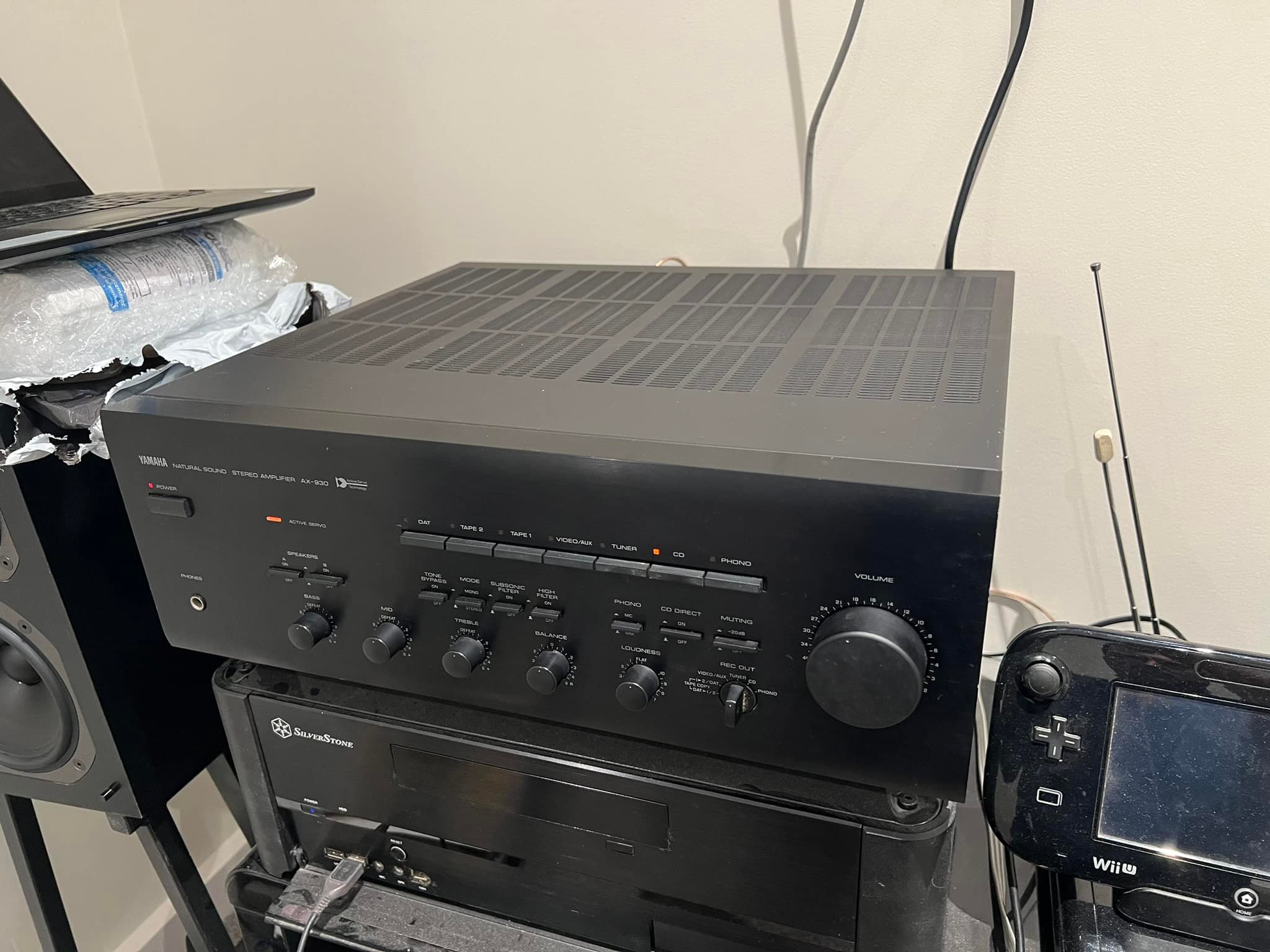 Yamaha AX 640 Amp and T 230 Tuner for Sale in Croydon Victoria