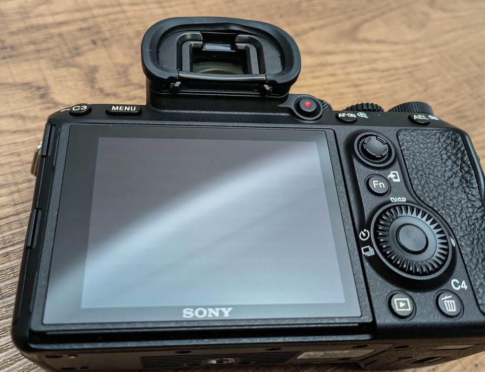 sony α7rⅱ  used but reasonable Is the used Sony A7R2 camera a good purchase?